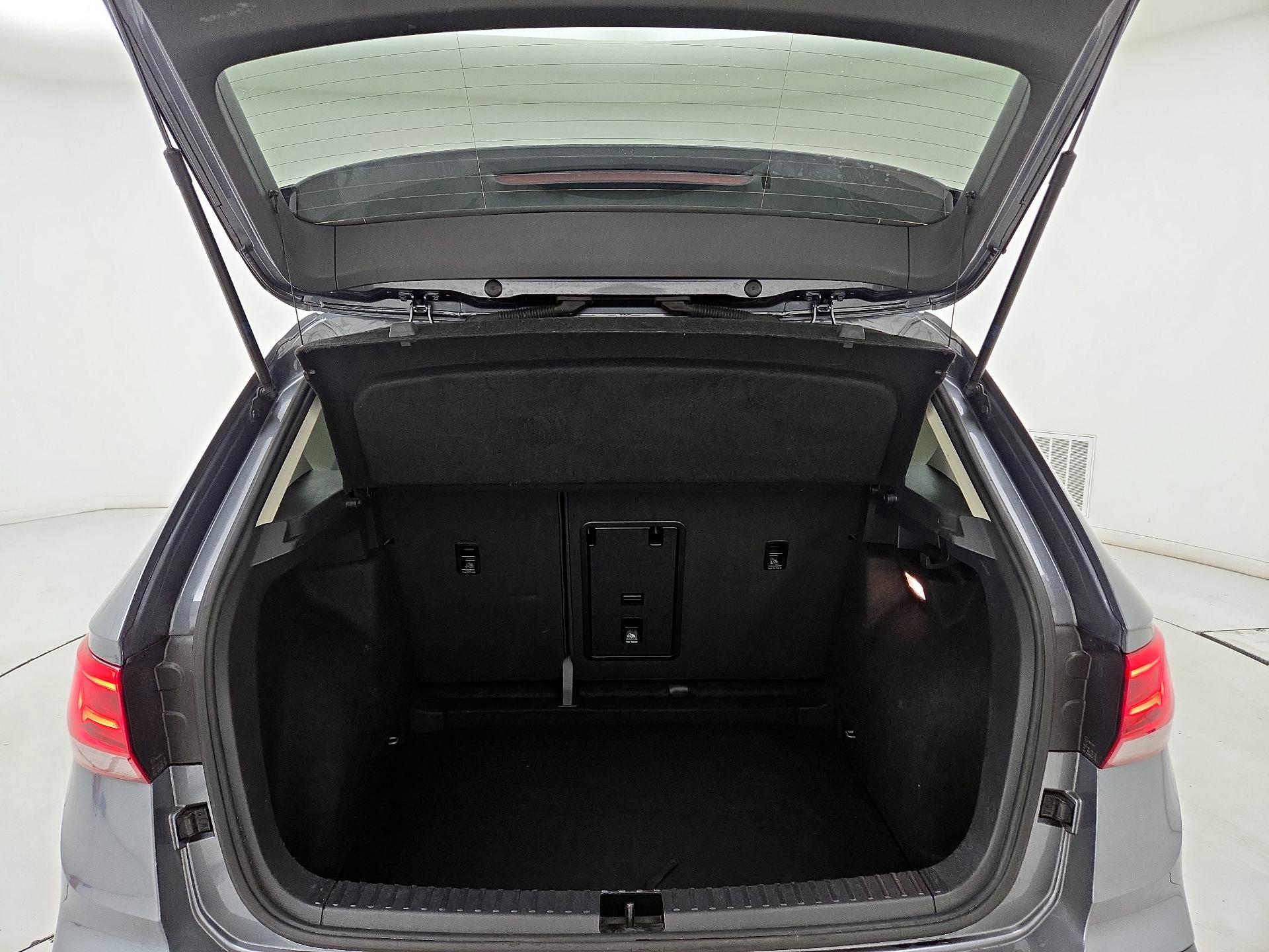 Thumbnail: 2022 Volkswagen Taos - 20