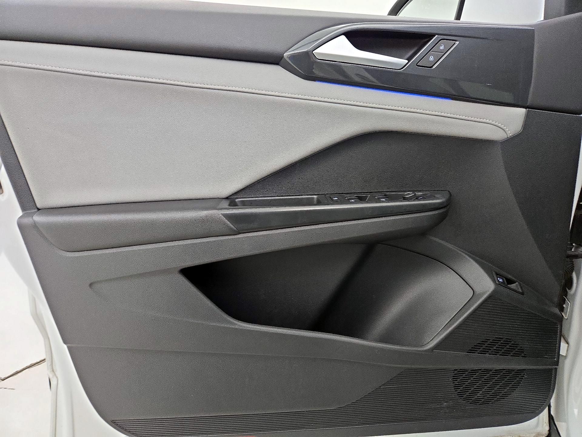 Thumbnail: 2022 Volkswagen Taos - 12