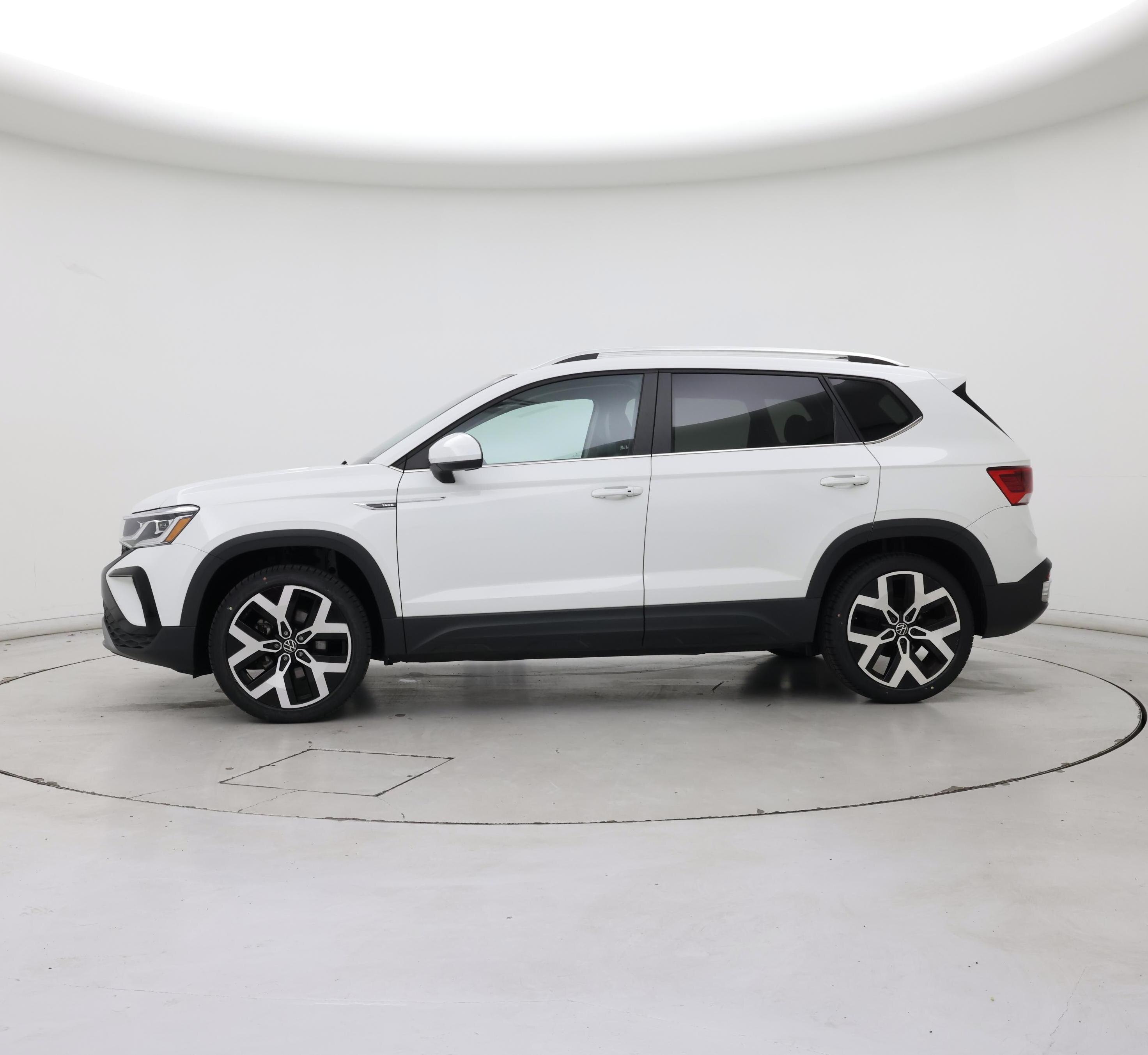 Thumbnail: 2022 Volkswagen Taos - 3