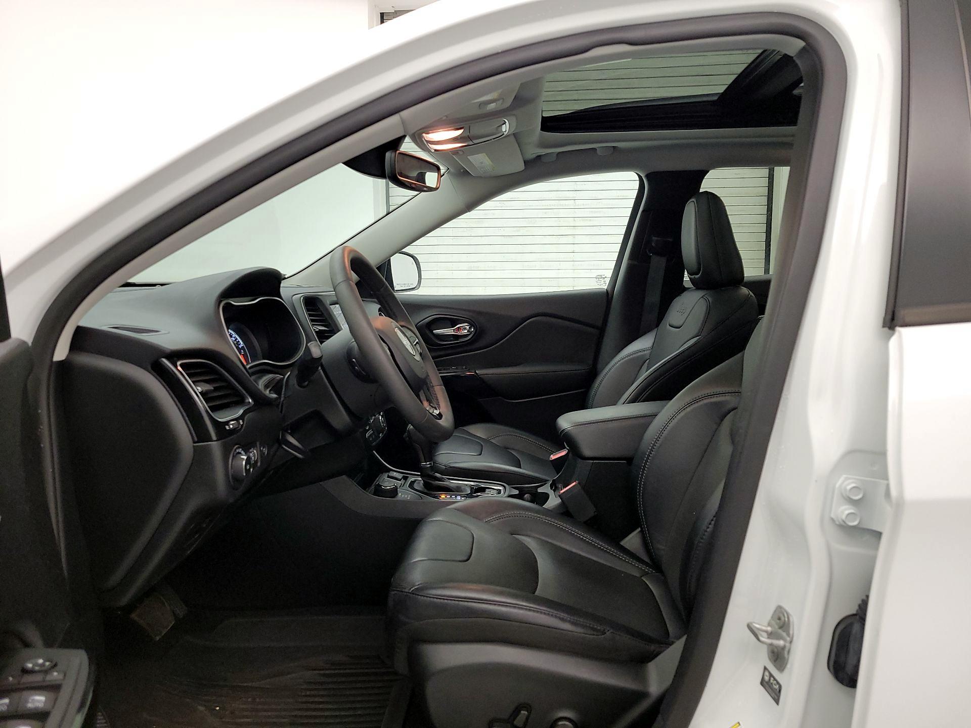 Thumbnail: 2023 Jeep Cherokee - 11