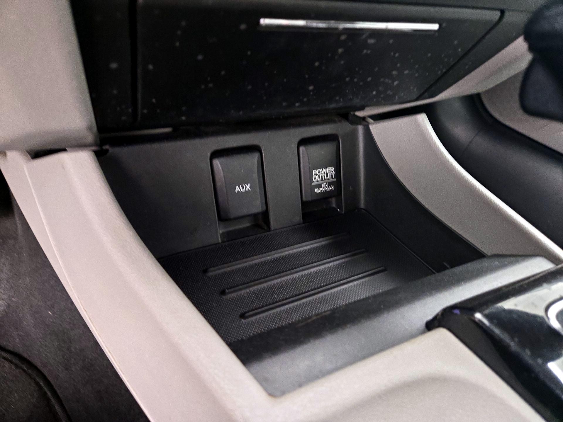 Thumbnail: 2014 Honda Civic - 17