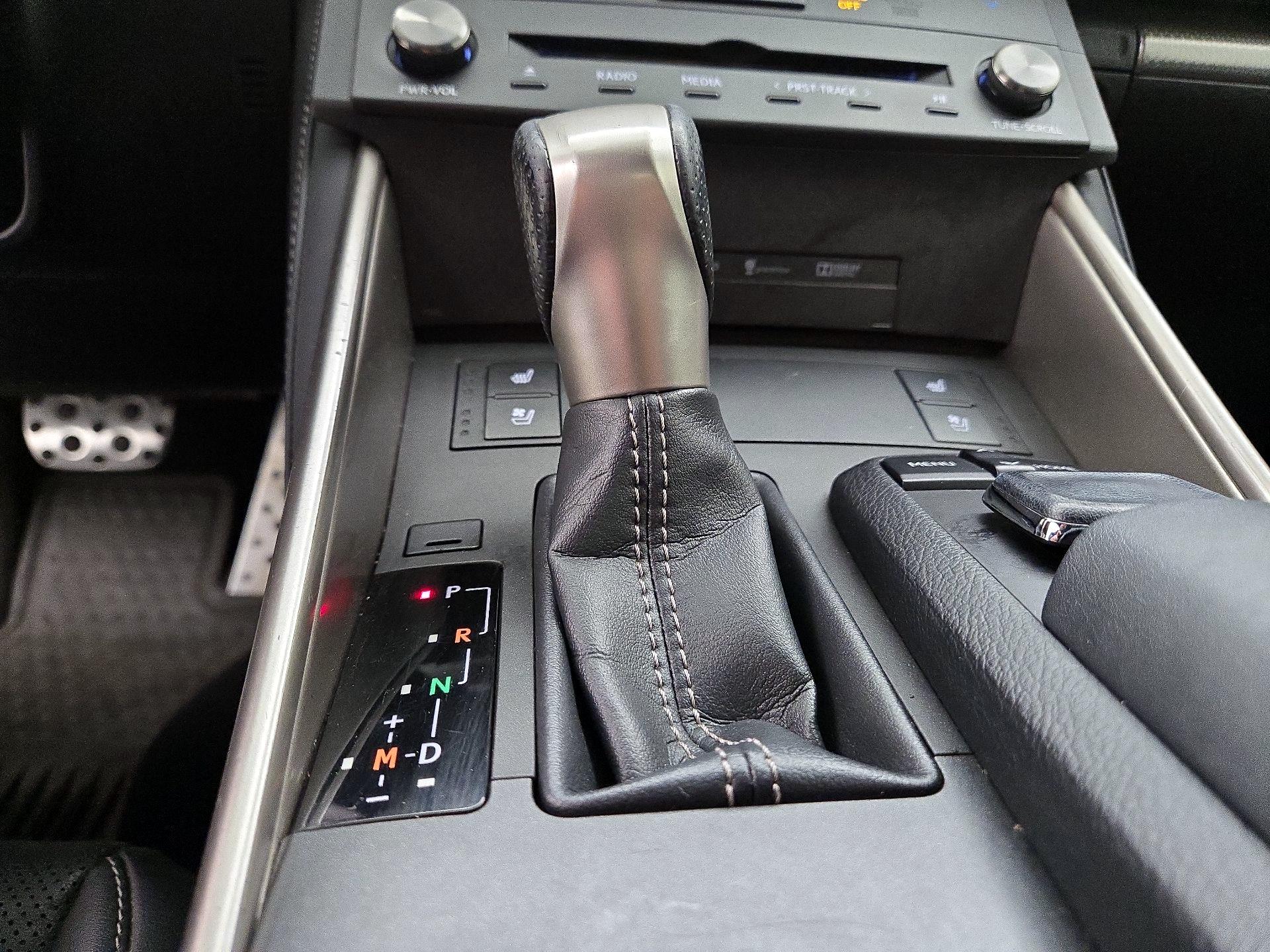 Thumbnail: 2016 Lexus IS - 17