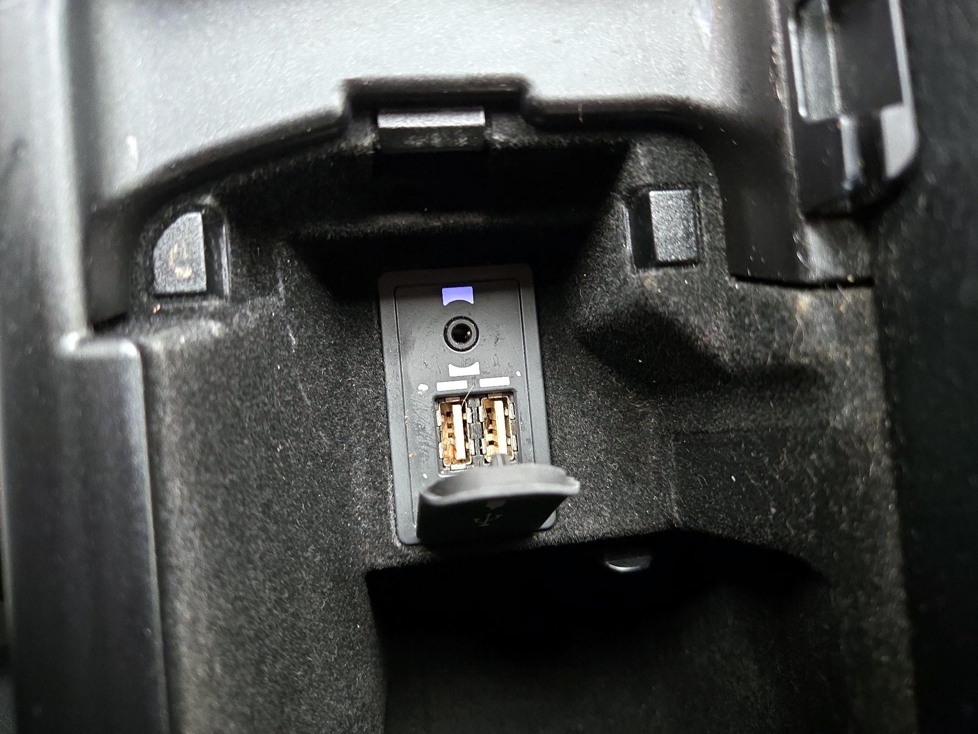 Thumbnail: 2016 Lexus IS - 18