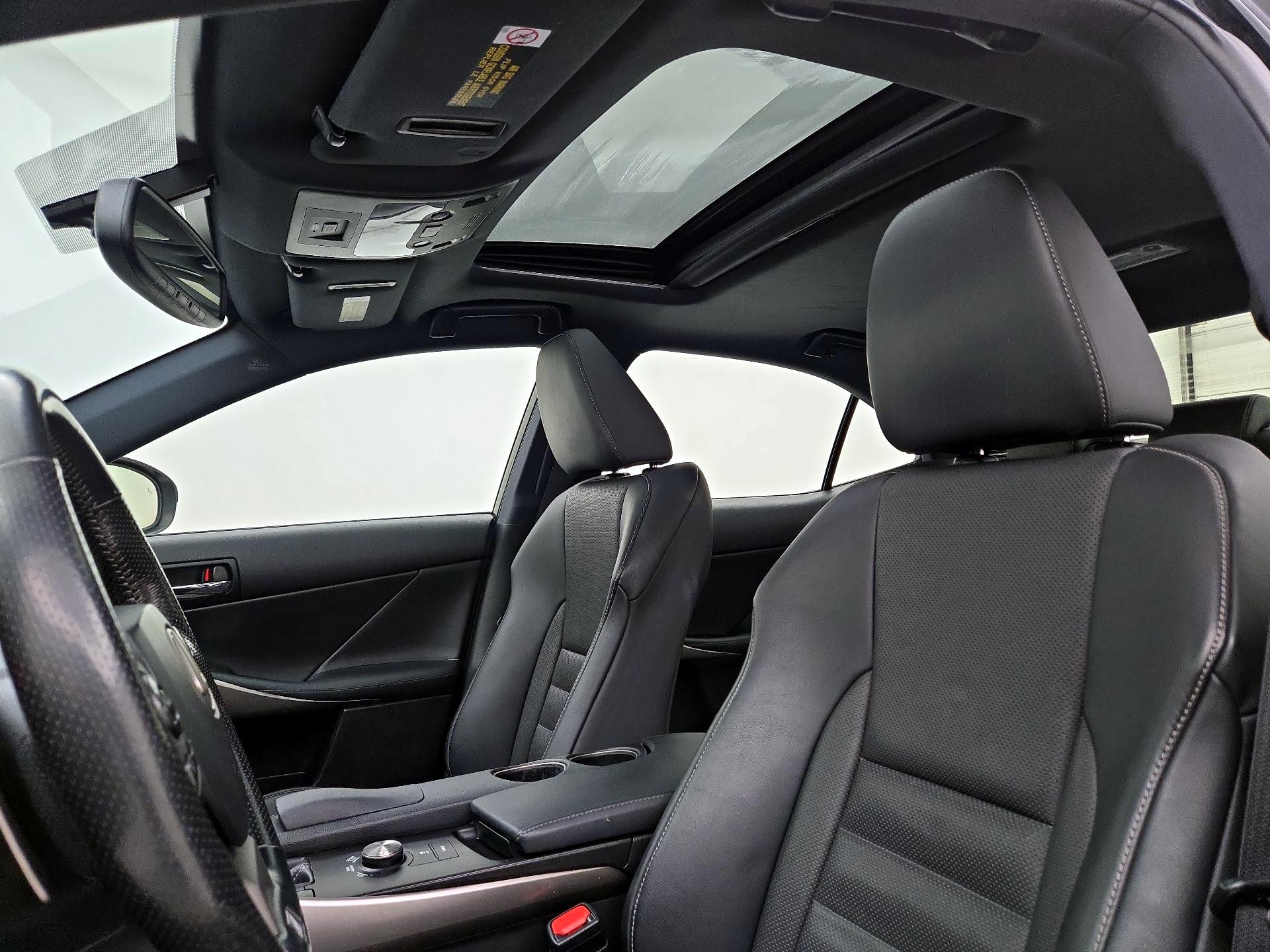 Thumbnail: 2016 Lexus IS - 19