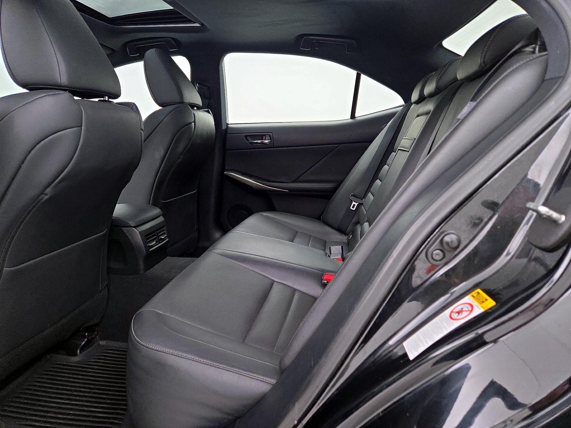 Thumbnail: 2016 Lexus IS - 20