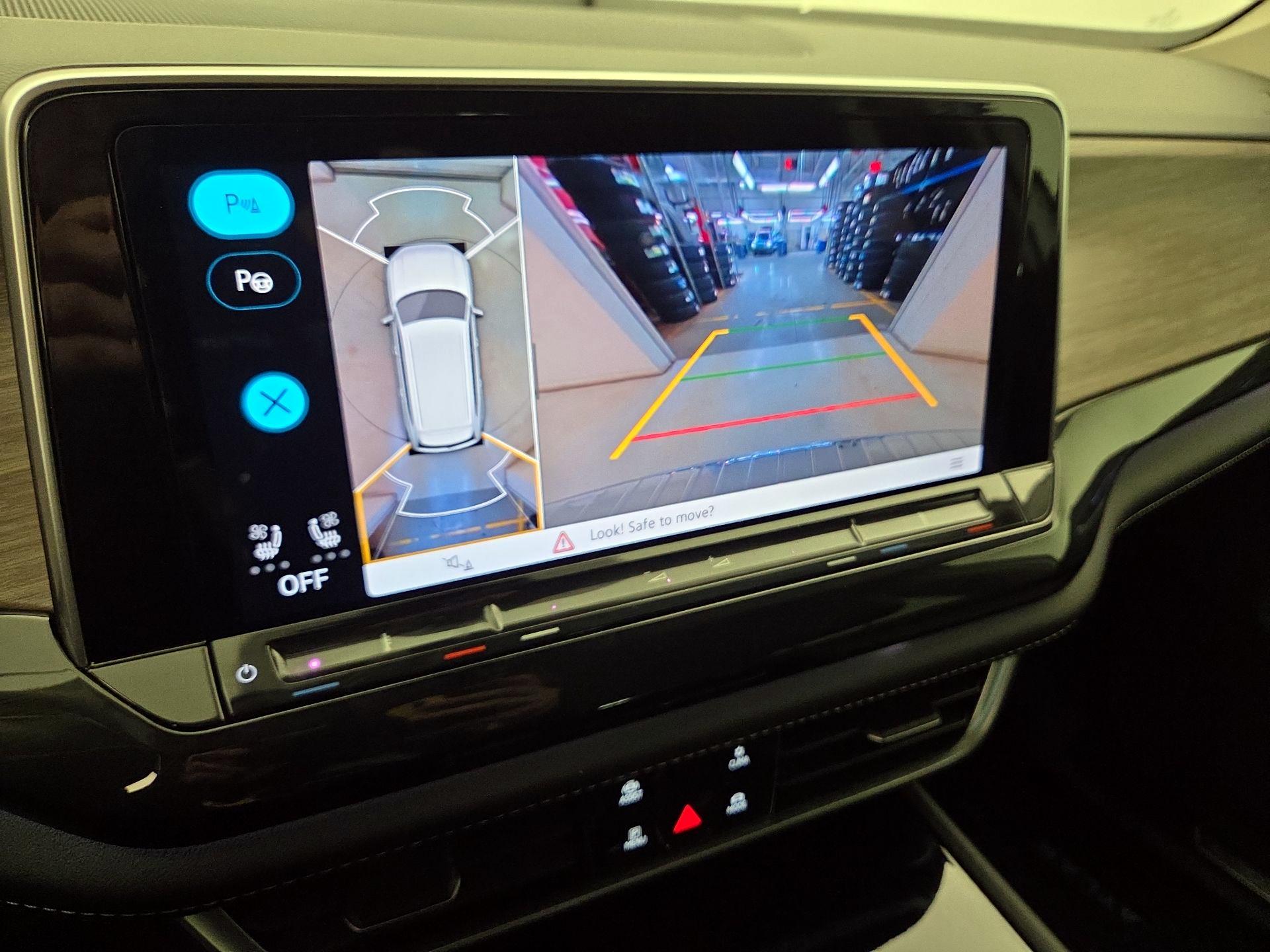 Thumbnail: 2024 Volkswagen Atlas - 14