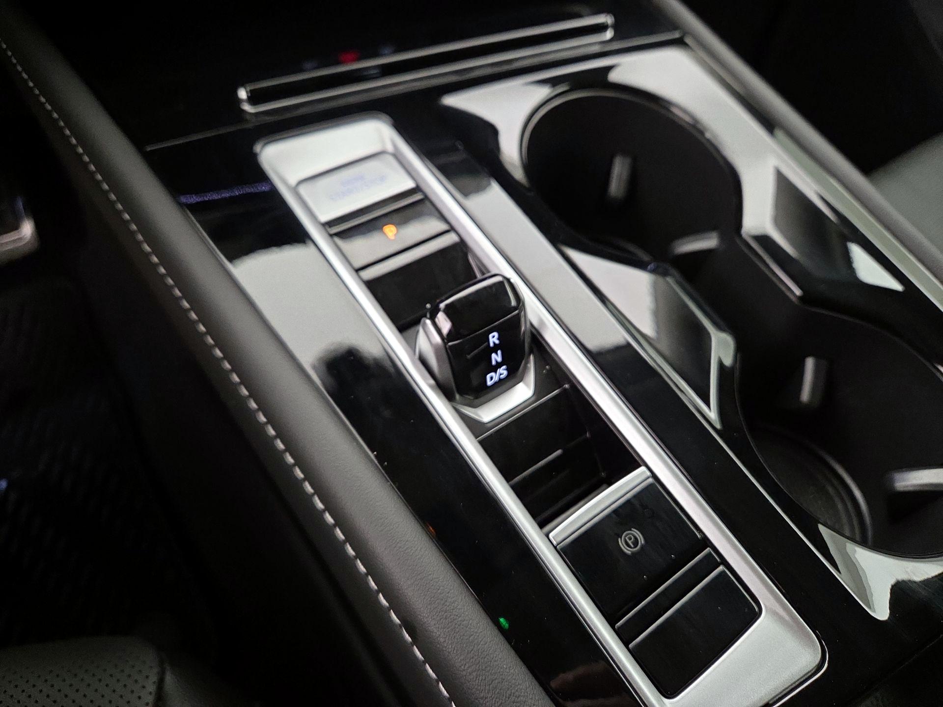 Thumbnail: 2024 Volkswagen Atlas - 17