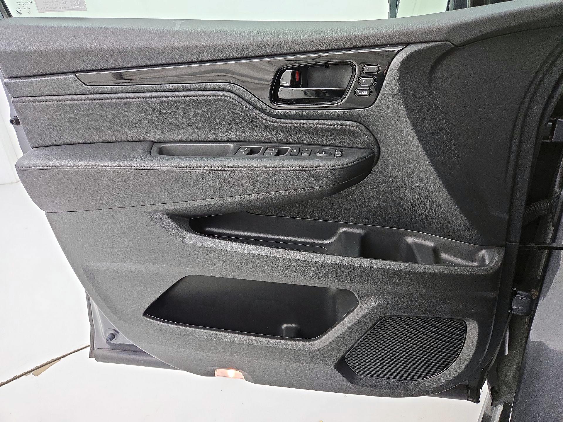 Thumbnail: 2023 Honda Odyssey - 12