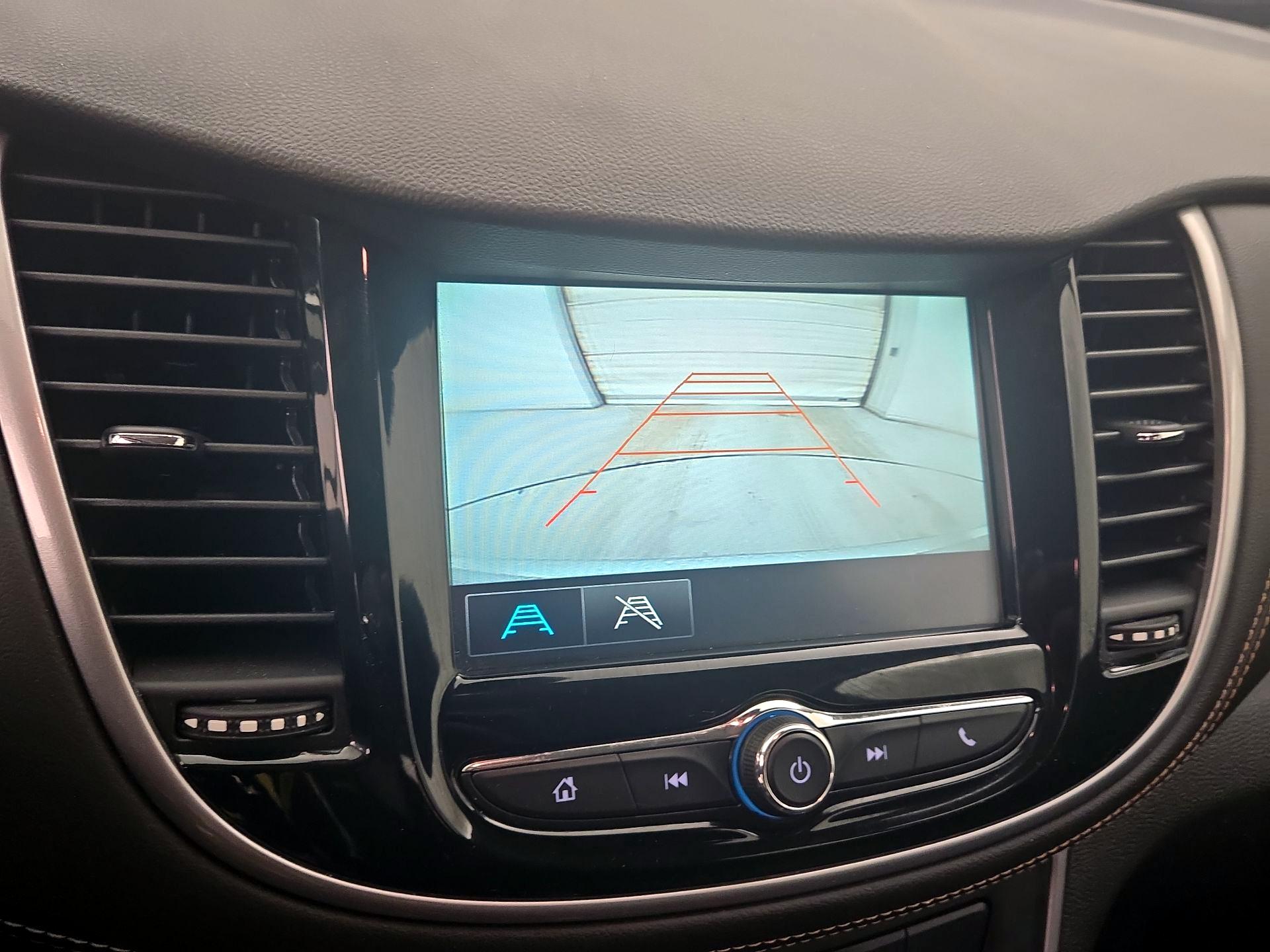 Thumbnail: 2017 Chevrolet Trax - 14