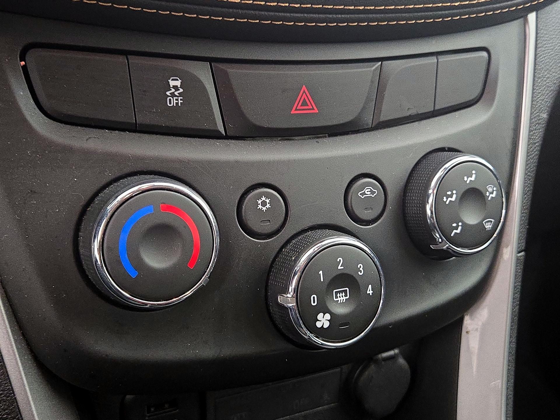 Thumbnail: 2017 Chevrolet Trax - 16