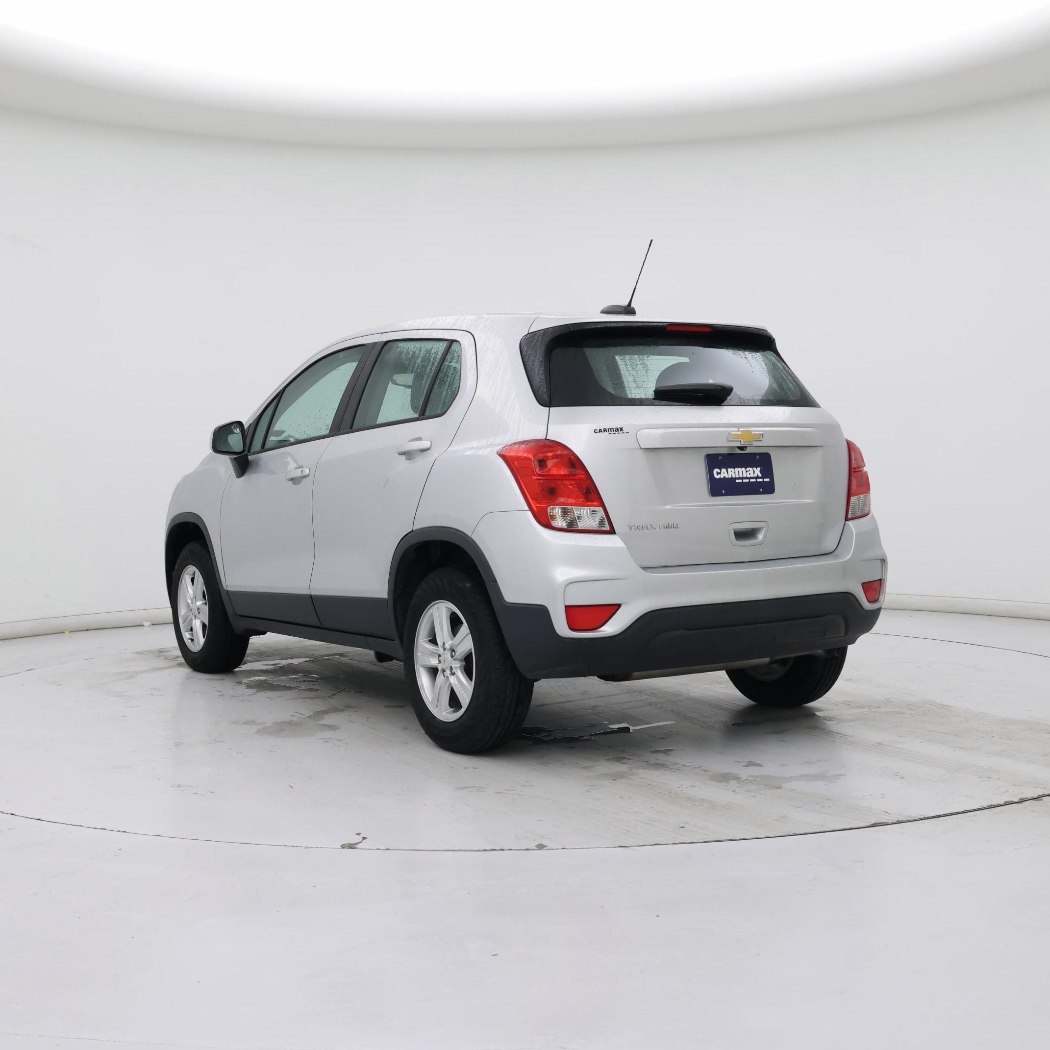 Thumbnail: 2017 Chevrolet Trax - 2