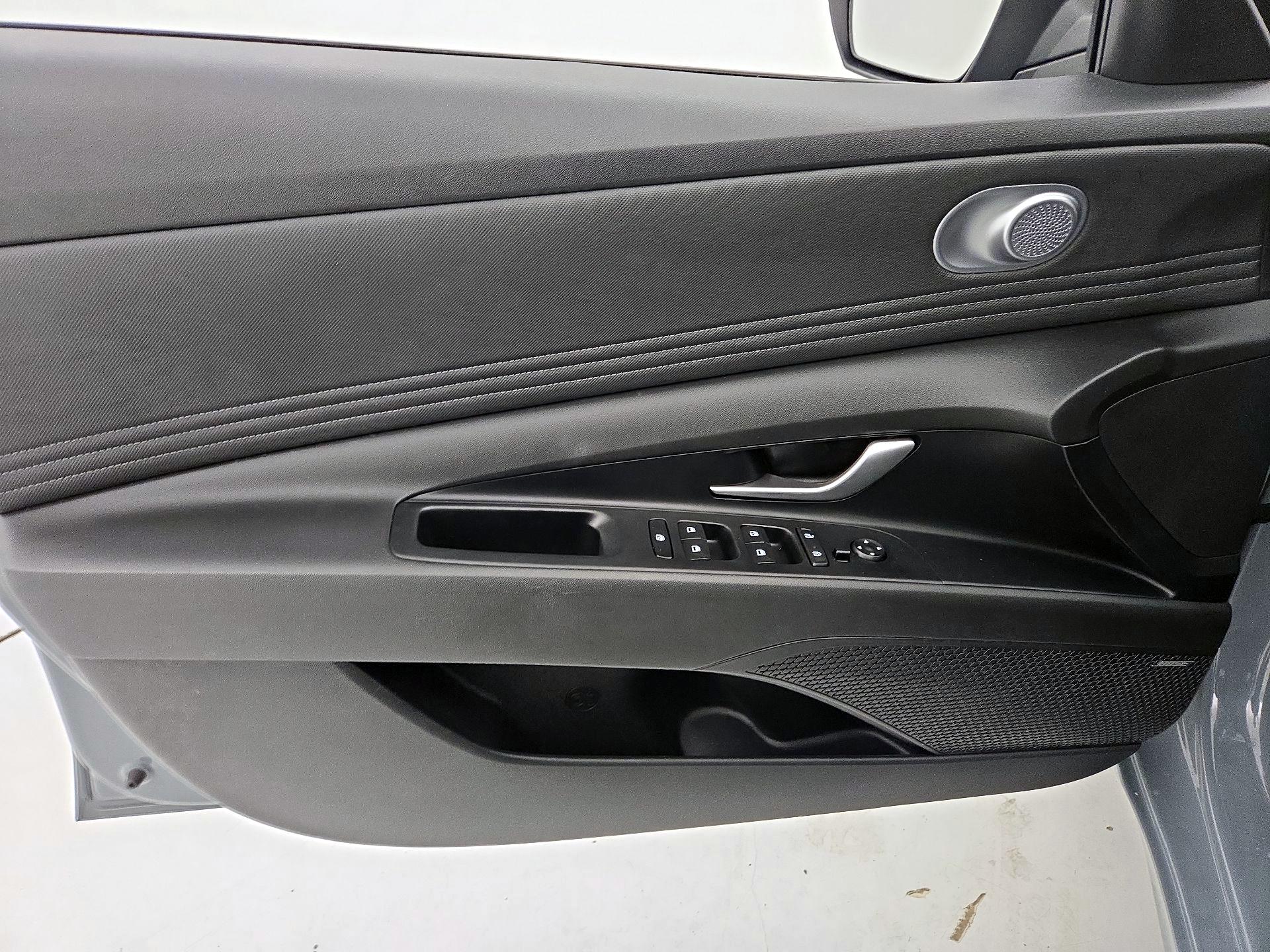 Thumbnail: 2023 Hyundai Elantra - 12