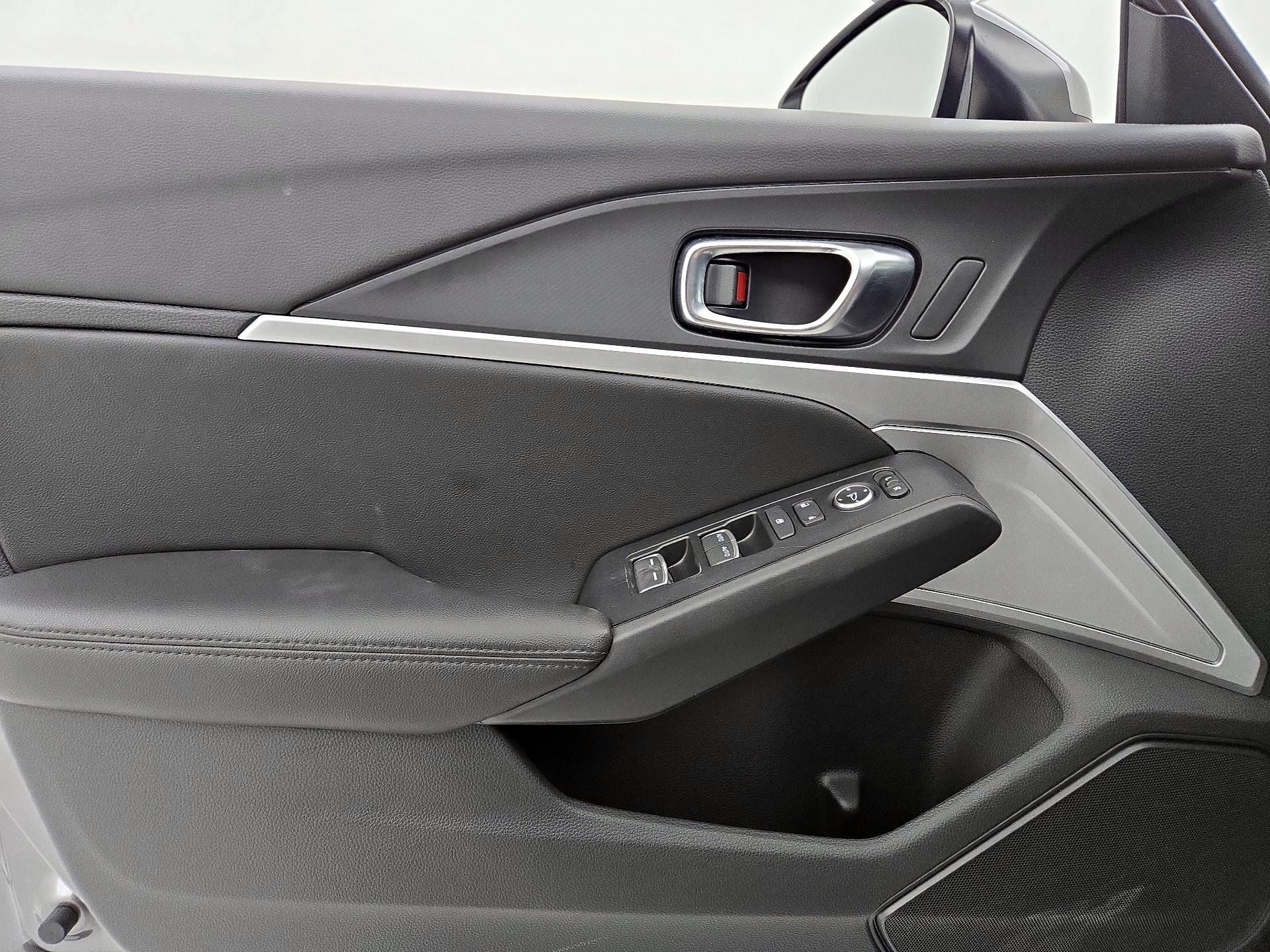 Thumbnail: 2025 Acura Integra - 12