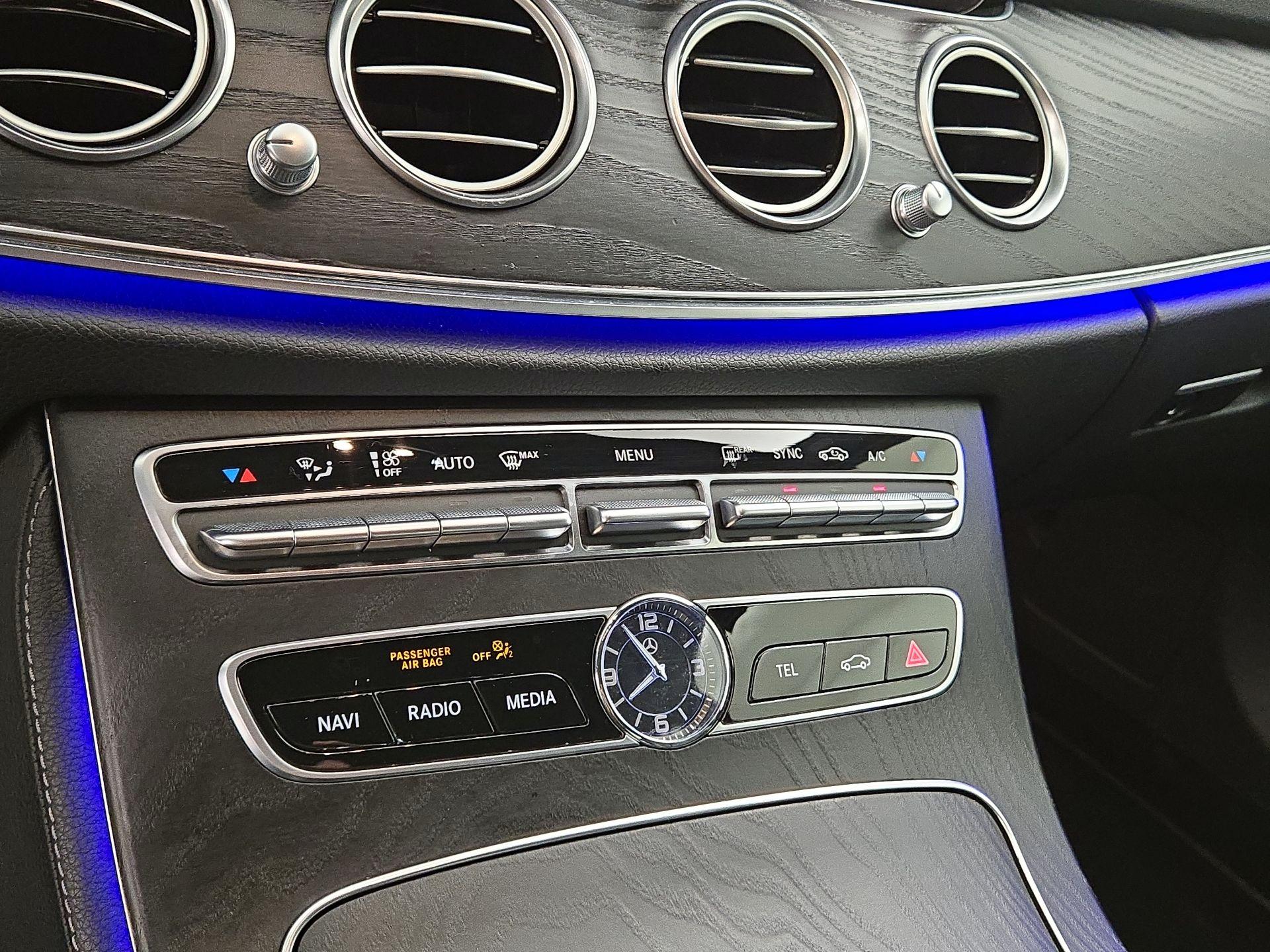 Thumbnail: 2020 Mercedes-Benz E-Class - 17