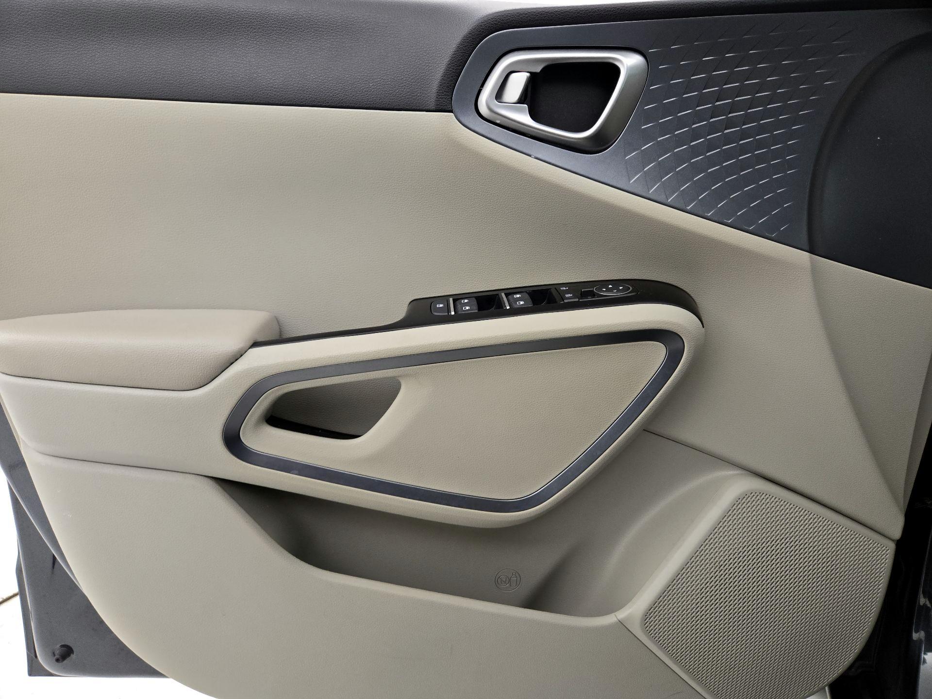 Thumbnail: 2023 Kia Soul - 12