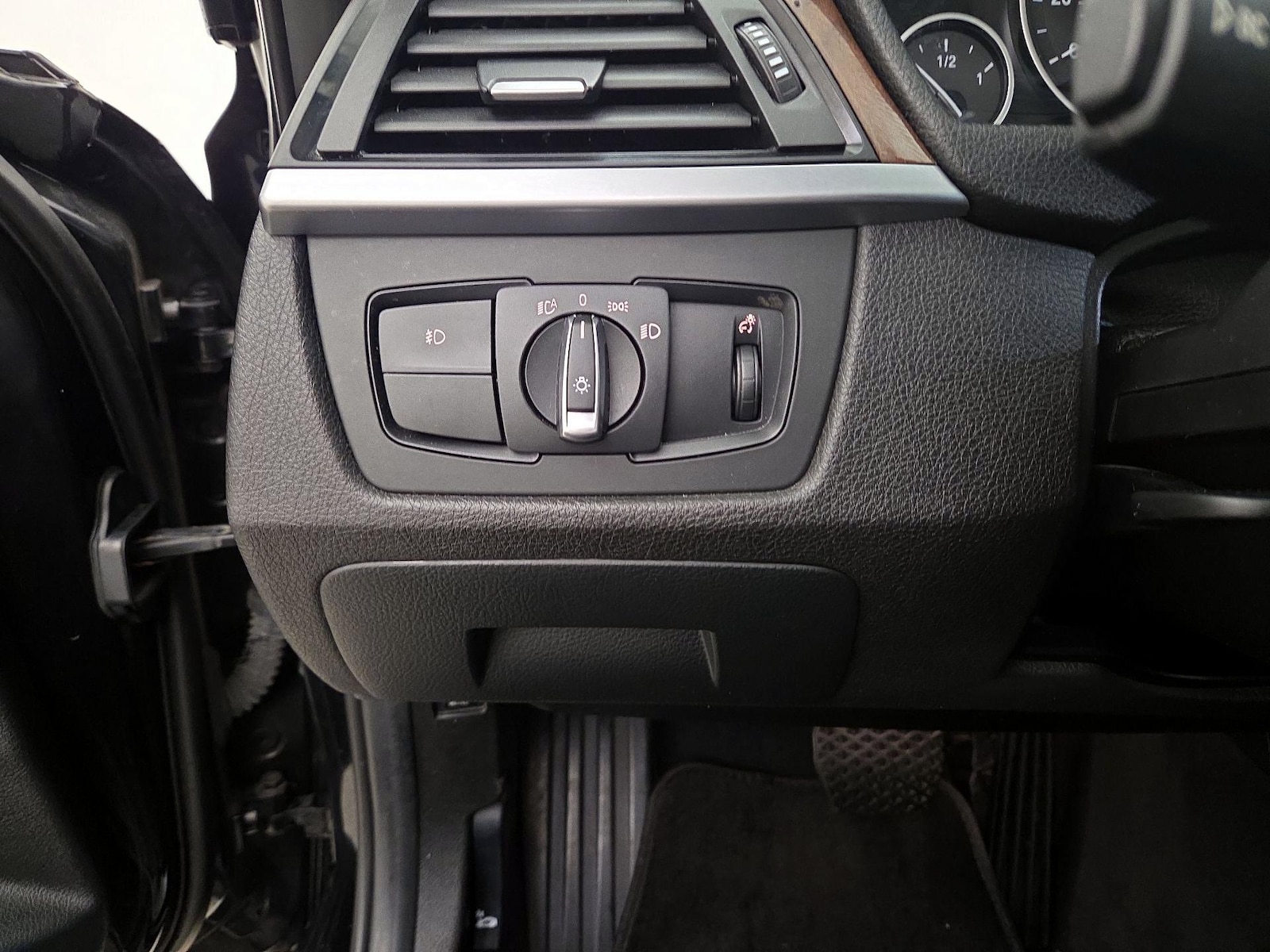 2015 BMW 3 Series 328i - Photo 14