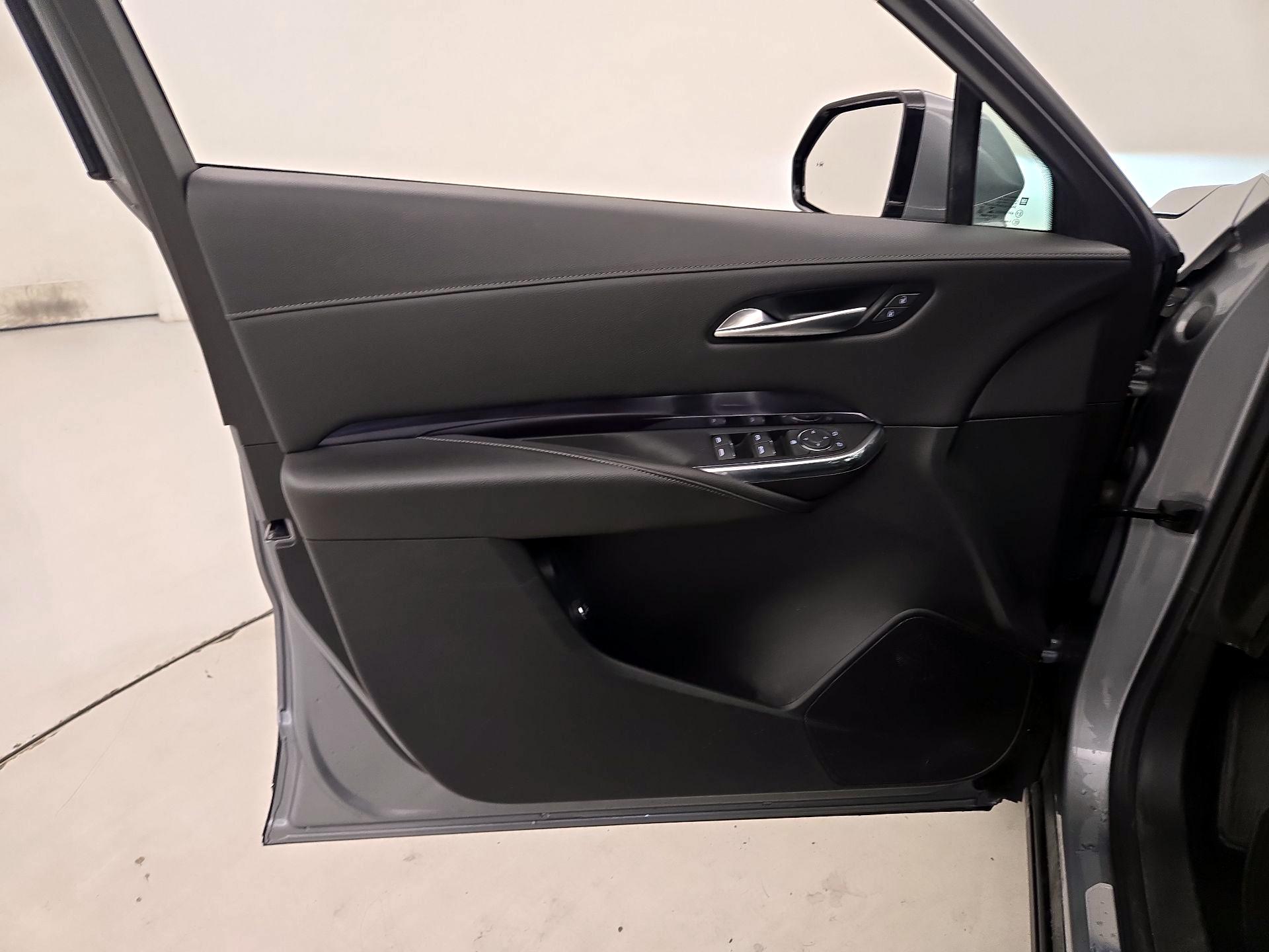 Thumbnail: 2023 Cadillac XT4 - 12