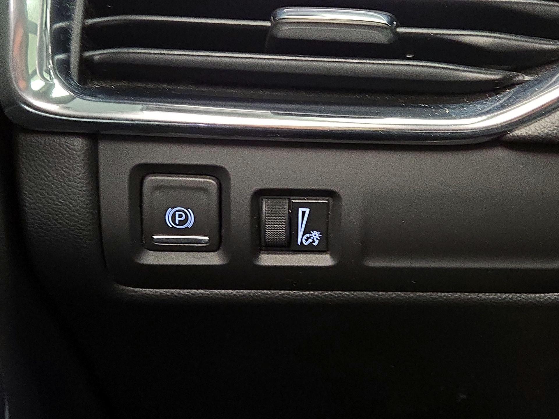 Thumbnail: 2023 Cadillac XT4 - 13