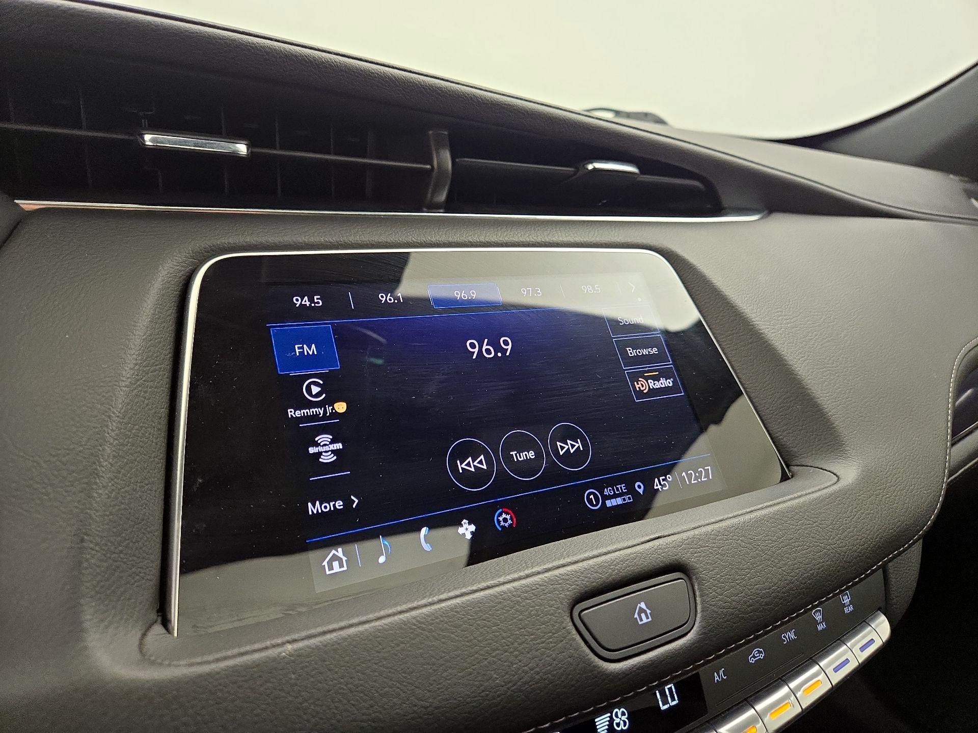 Thumbnail: 2023 Cadillac XT4 - 15