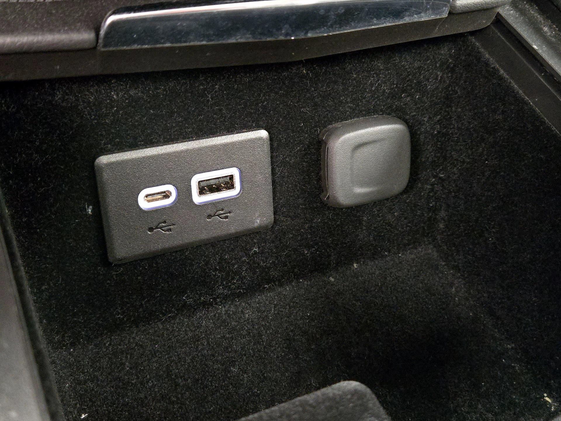 Thumbnail: 2023 Cadillac XT4 - 18