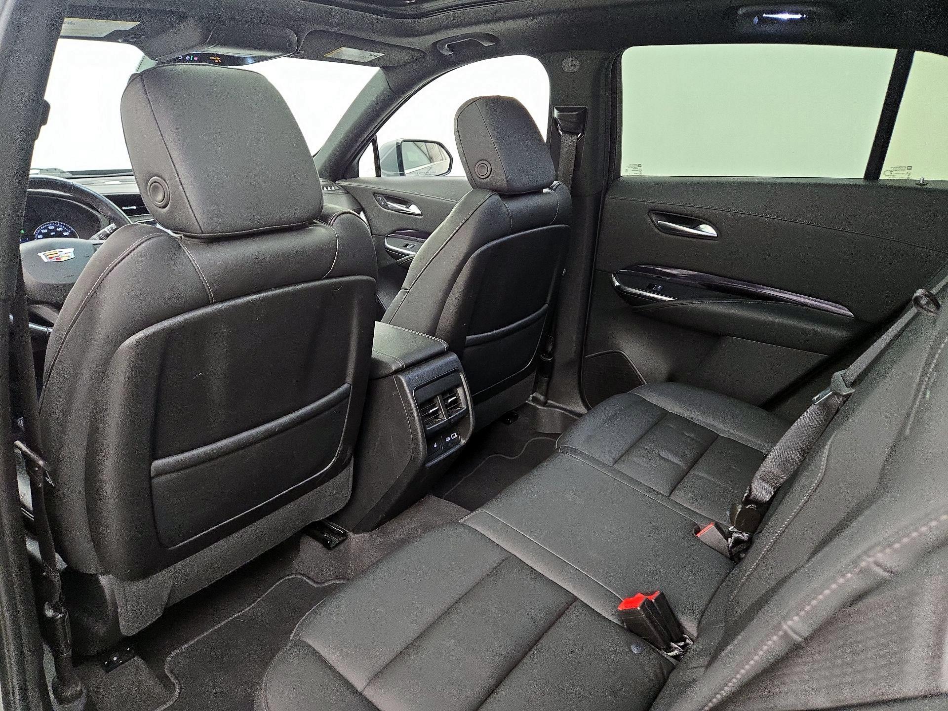 Thumbnail: 2023 Cadillac XT4 - 20