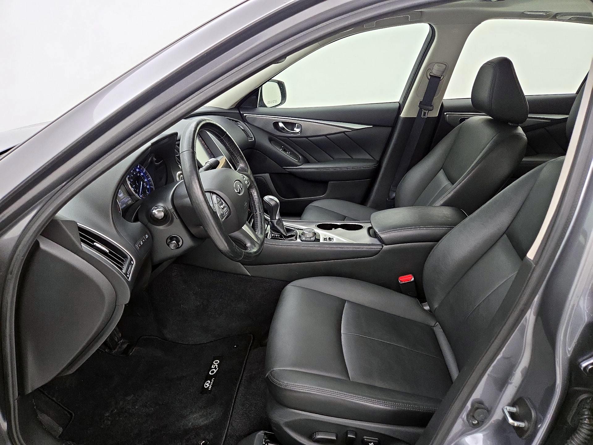 Thumbnail: 2016 INFINITI Q50 - 11