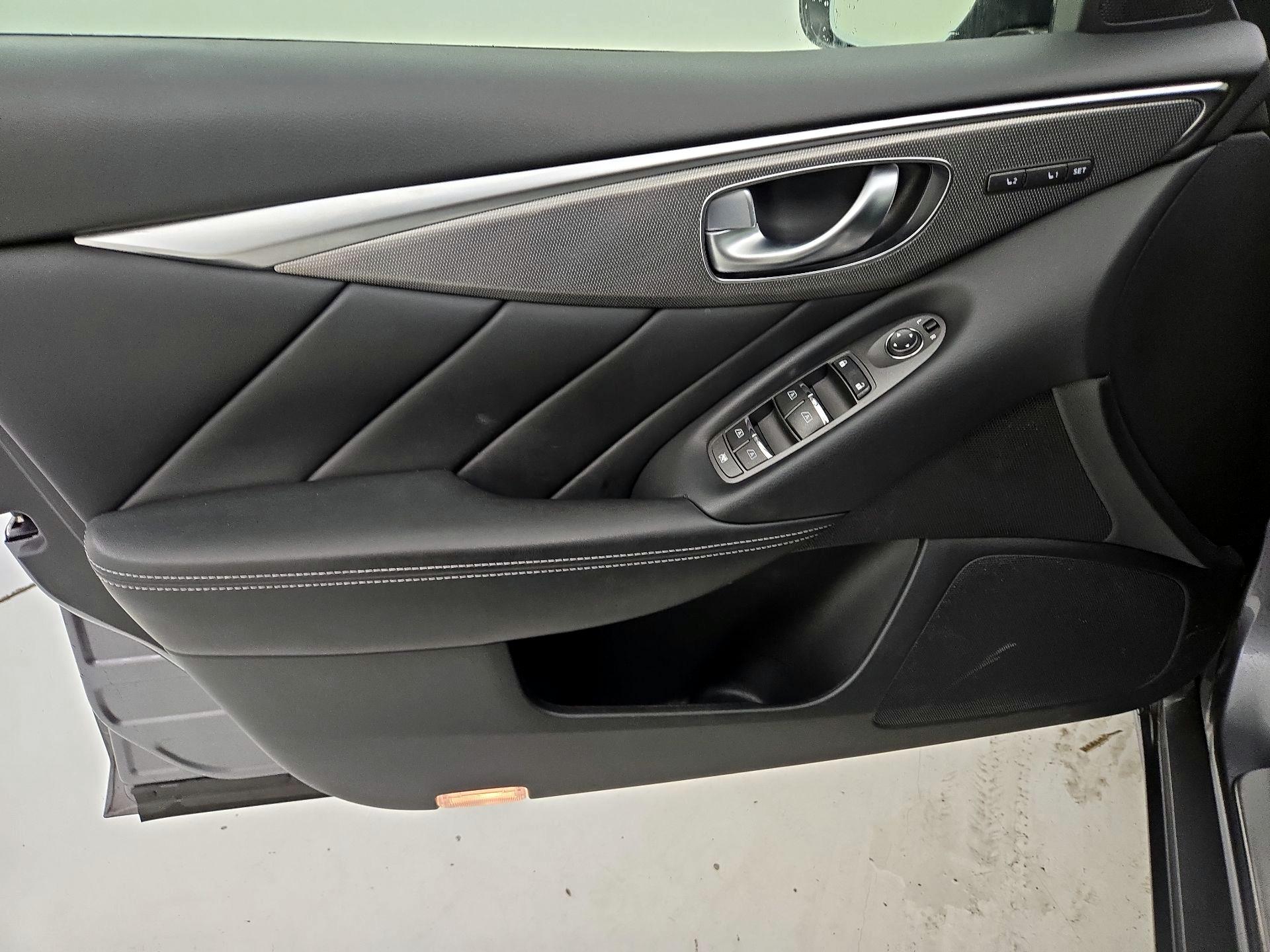 Thumbnail: 2016 INFINITI Q50 - 12