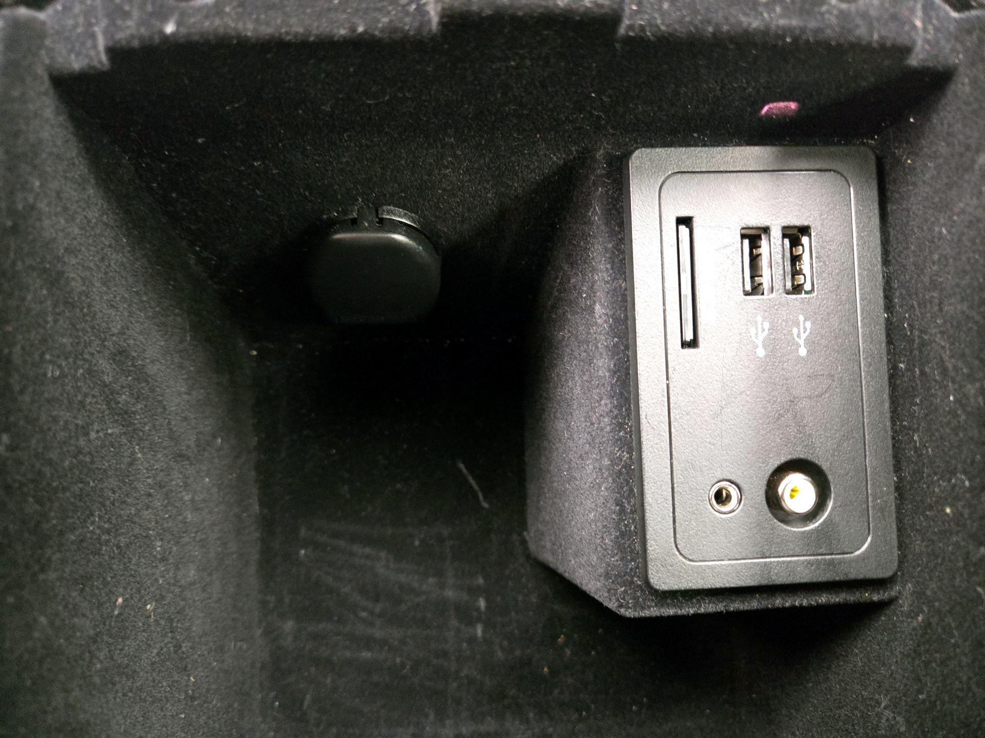 Thumbnail: 2016 INFINITI Q50 - 19