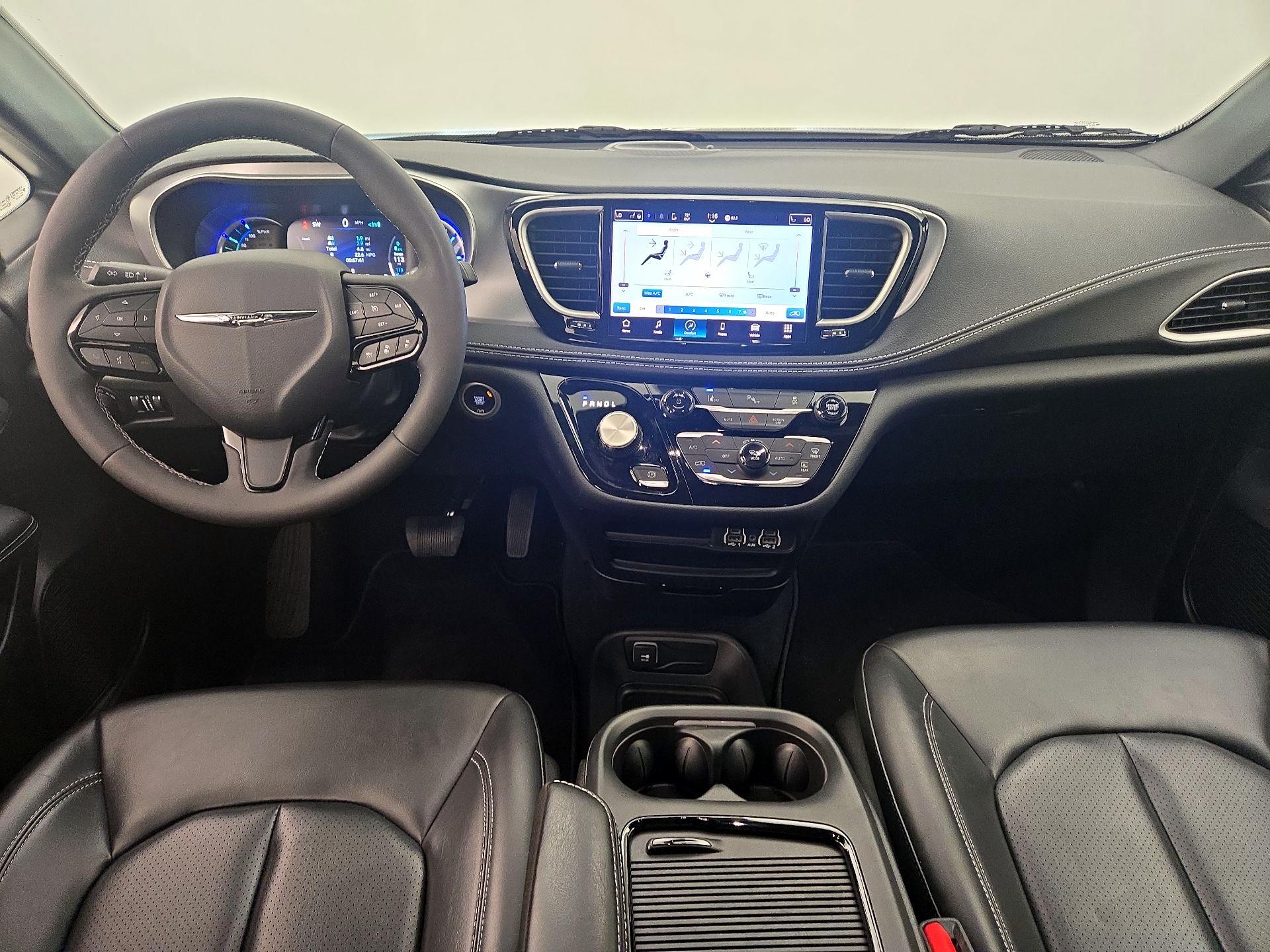 Thumbnail: 2023 Chrysler Pacifica - 9