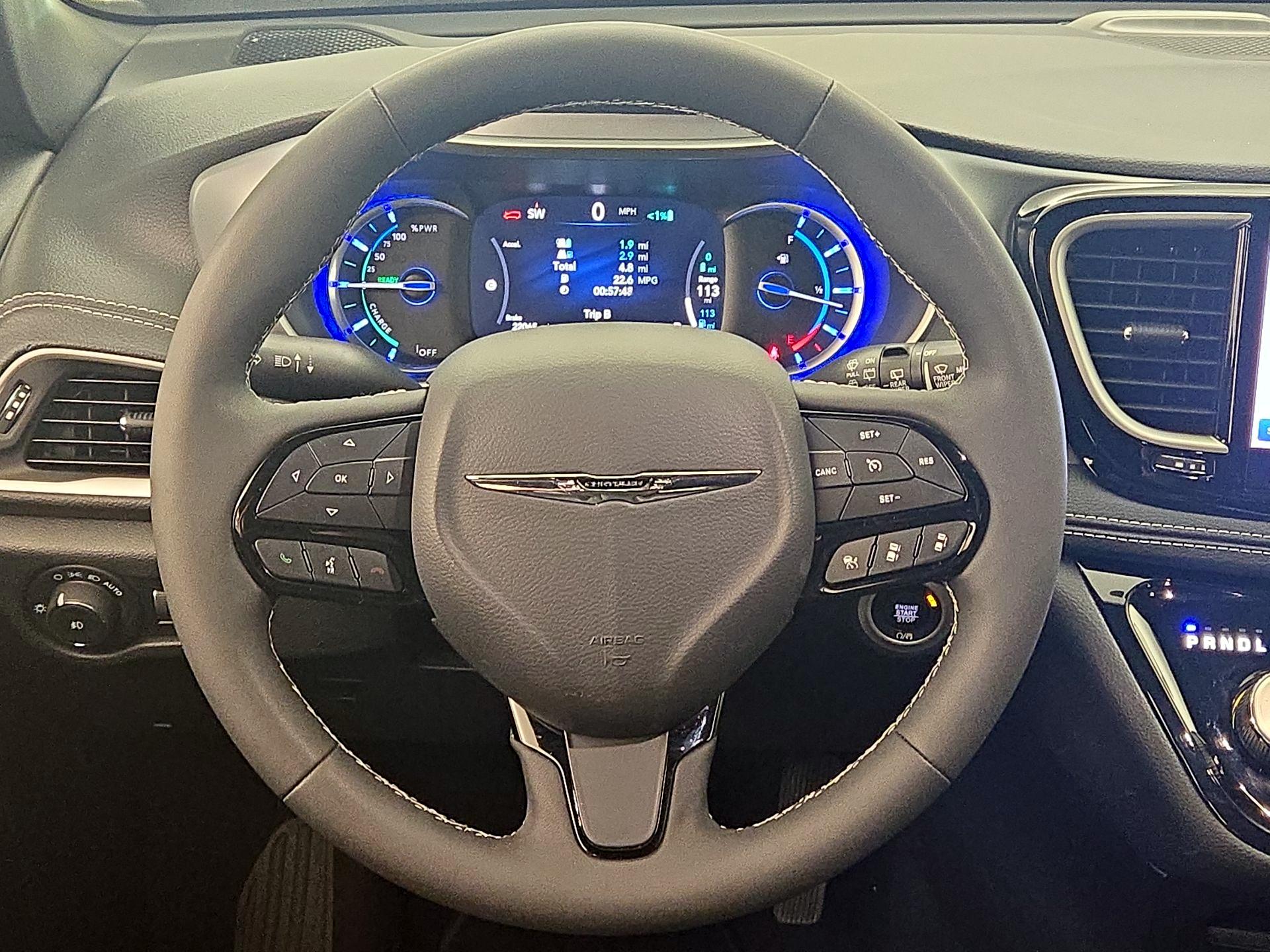 Thumbnail: 2023 Chrysler Pacifica - 10