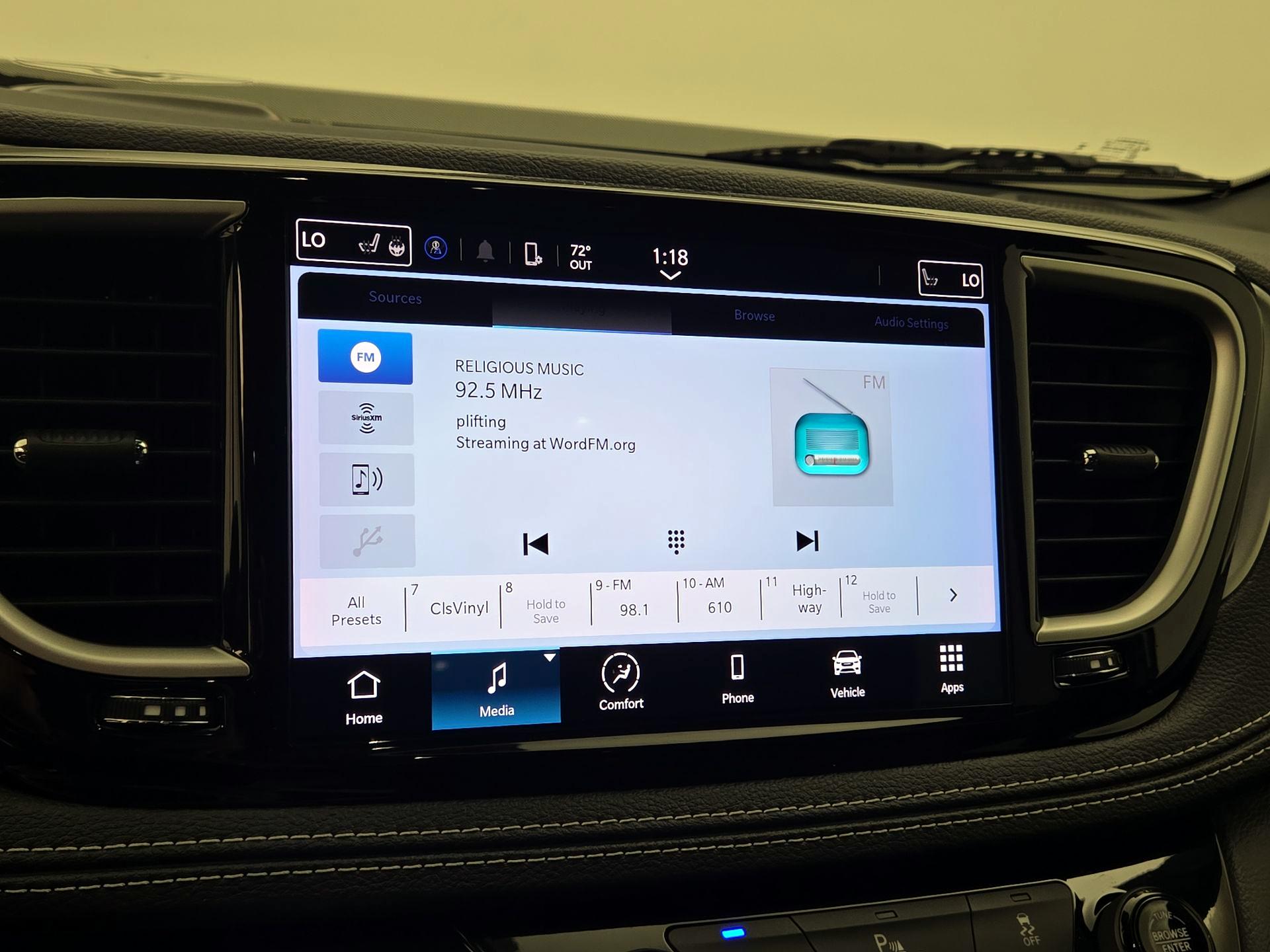 Thumbnail: 2023 Chrysler Pacifica - 15