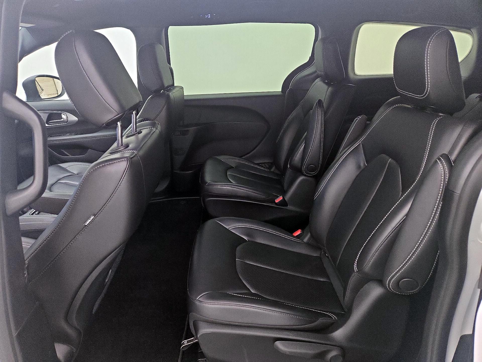 Thumbnail: 2023 Chrysler Pacifica - 19