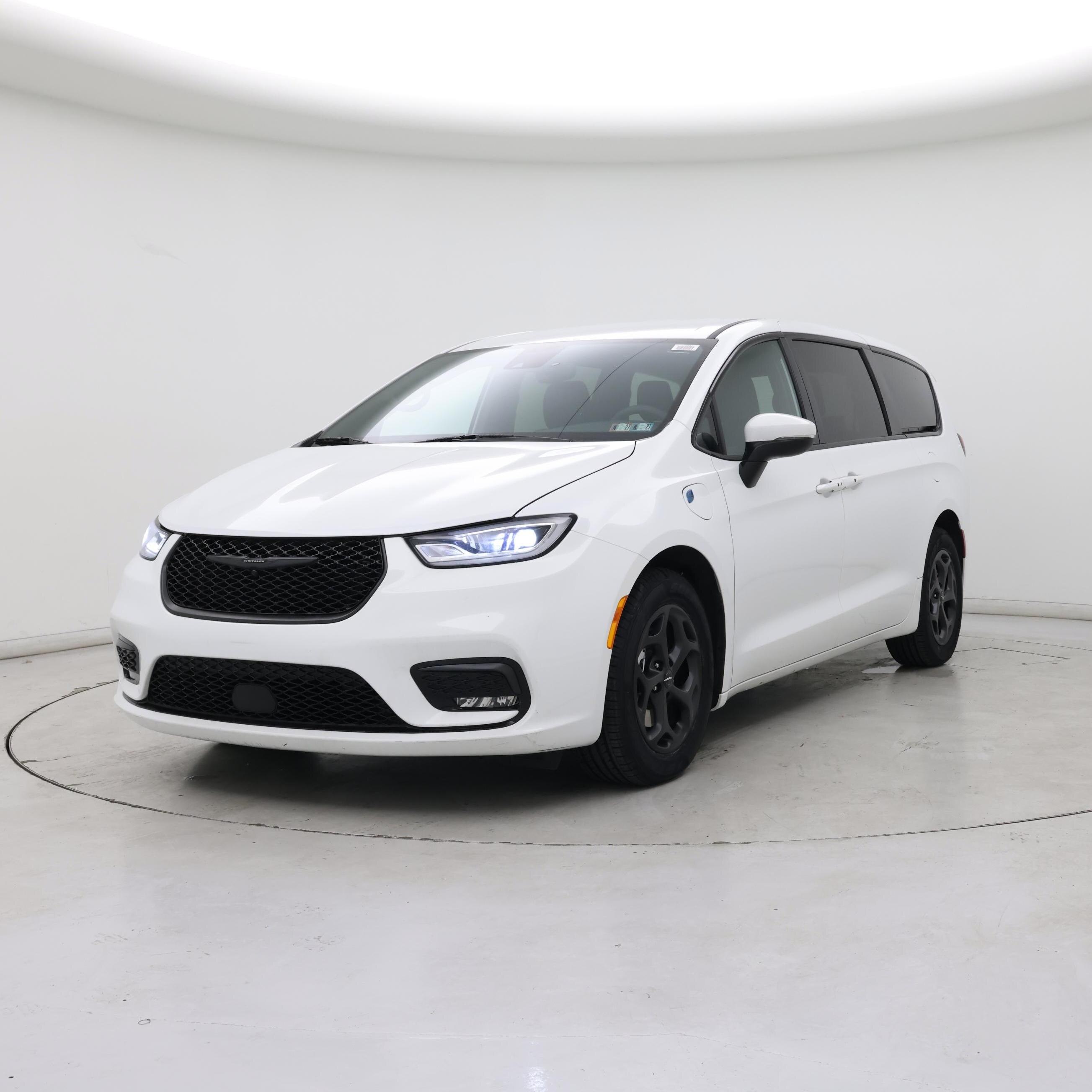 Thumbnail: 2023 Chrysler Pacifica - 4