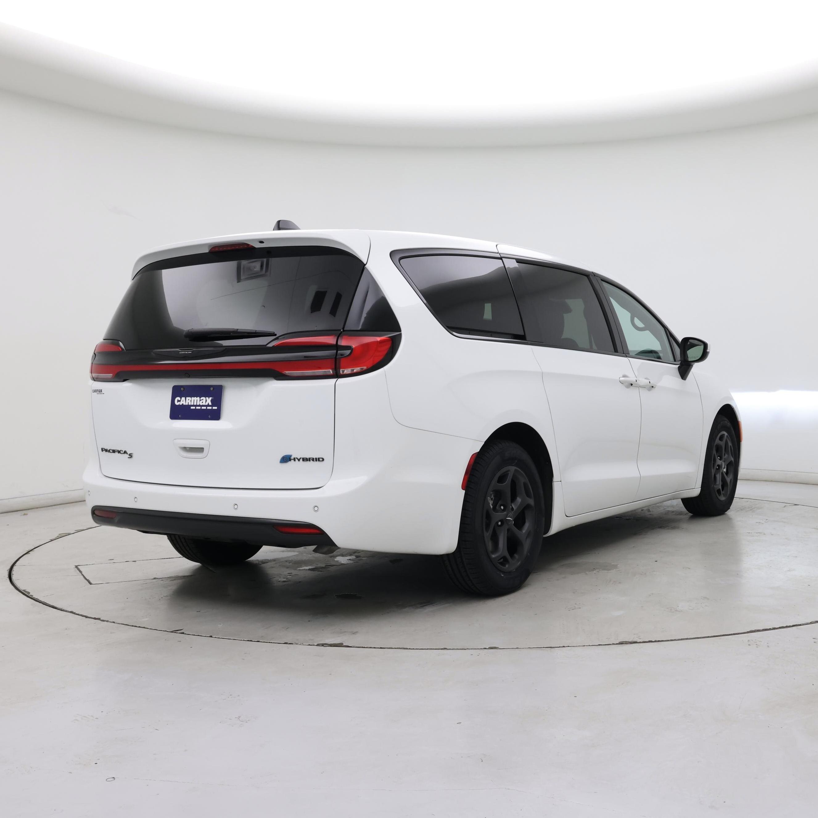 Thumbnail: 2023 Chrysler Pacifica - 8