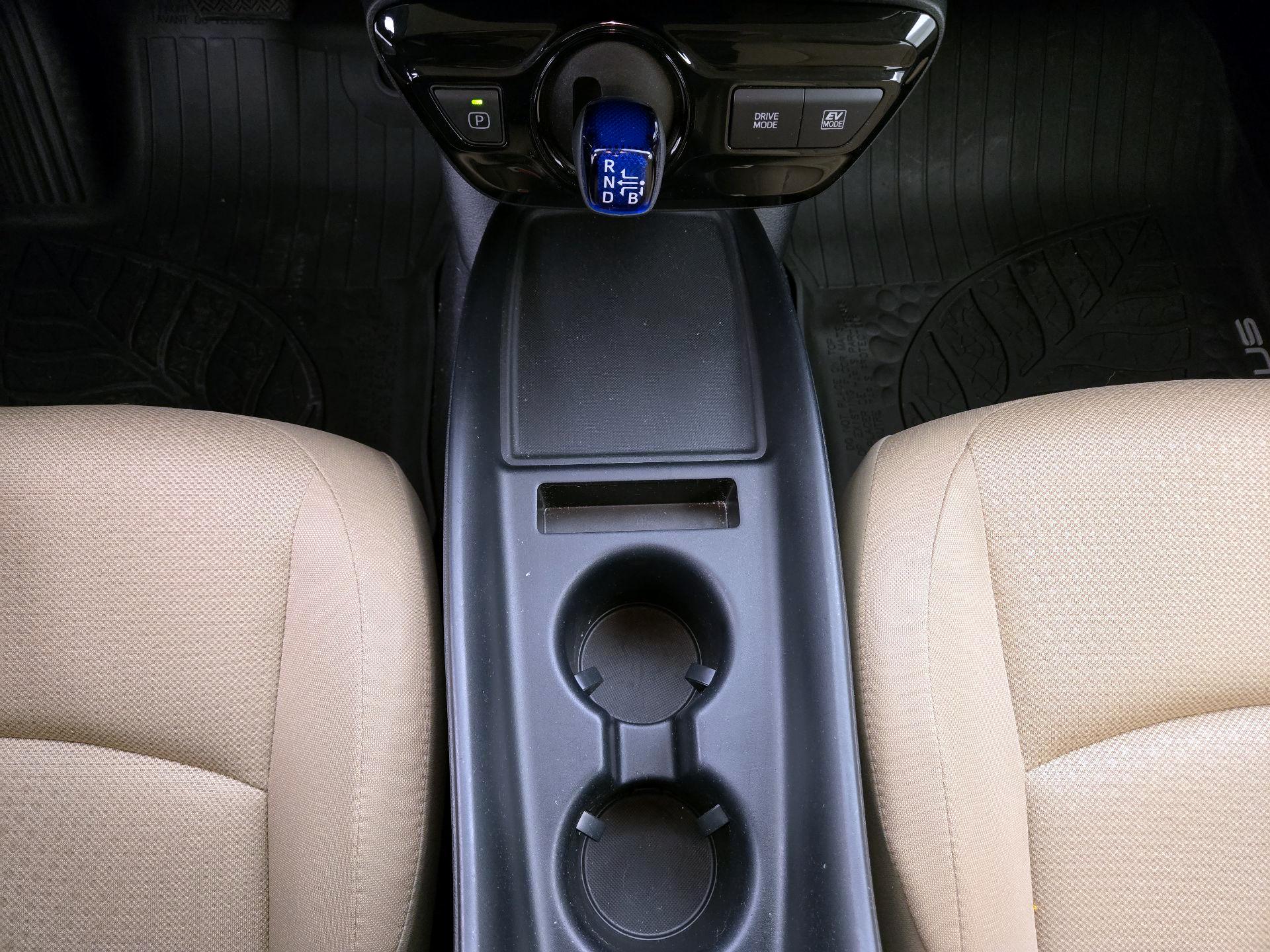 Thumbnail: 2019 Toyota Prius - 17