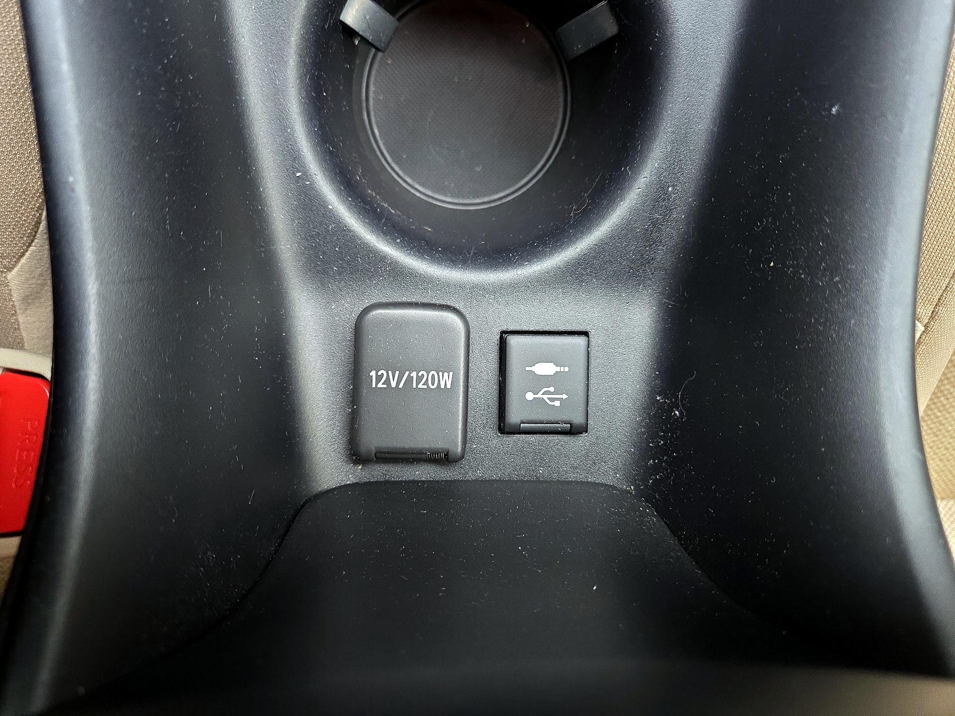 Thumbnail: 2019 Toyota Prius - 18