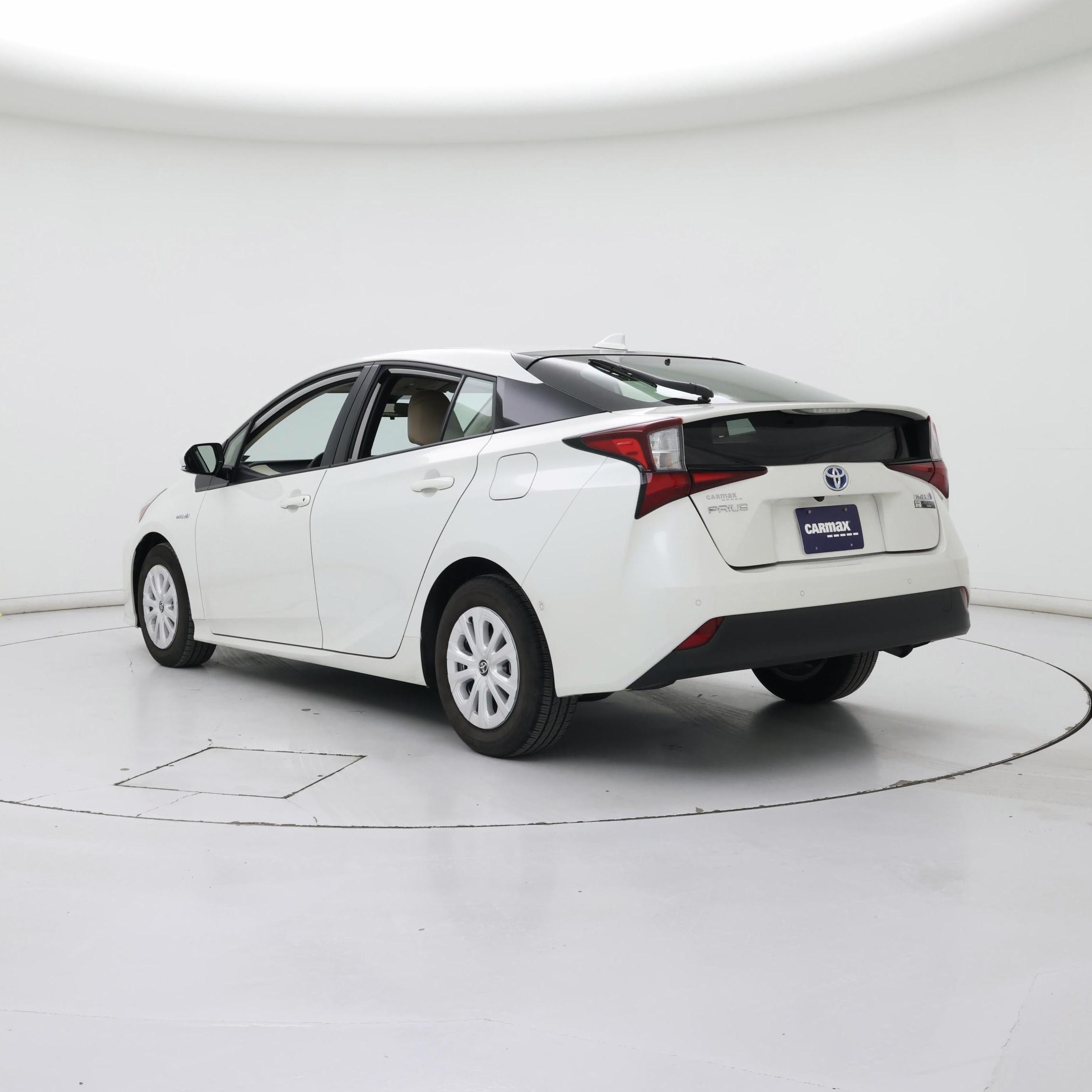 Thumbnail: 2019 Toyota Prius - 2