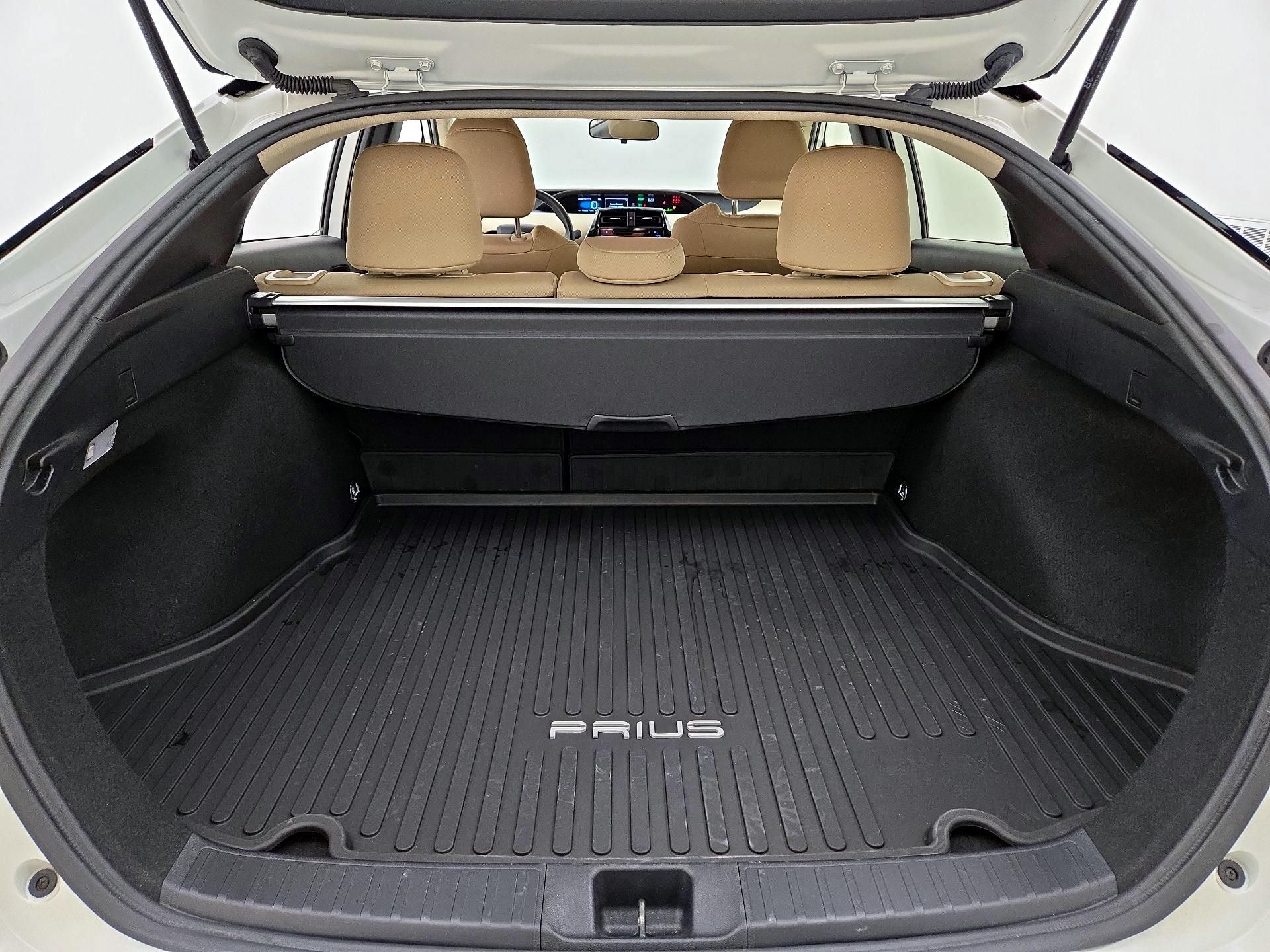 Thumbnail: 2019 Toyota Prius - 20