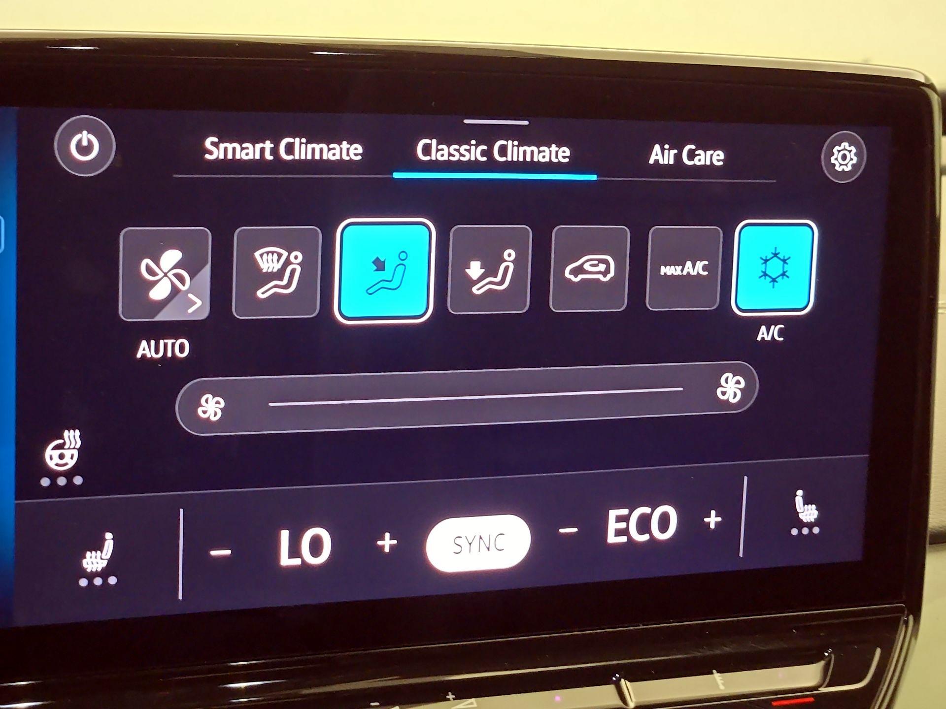 Thumbnail: 2023 Volkswagen ID.4 - 16