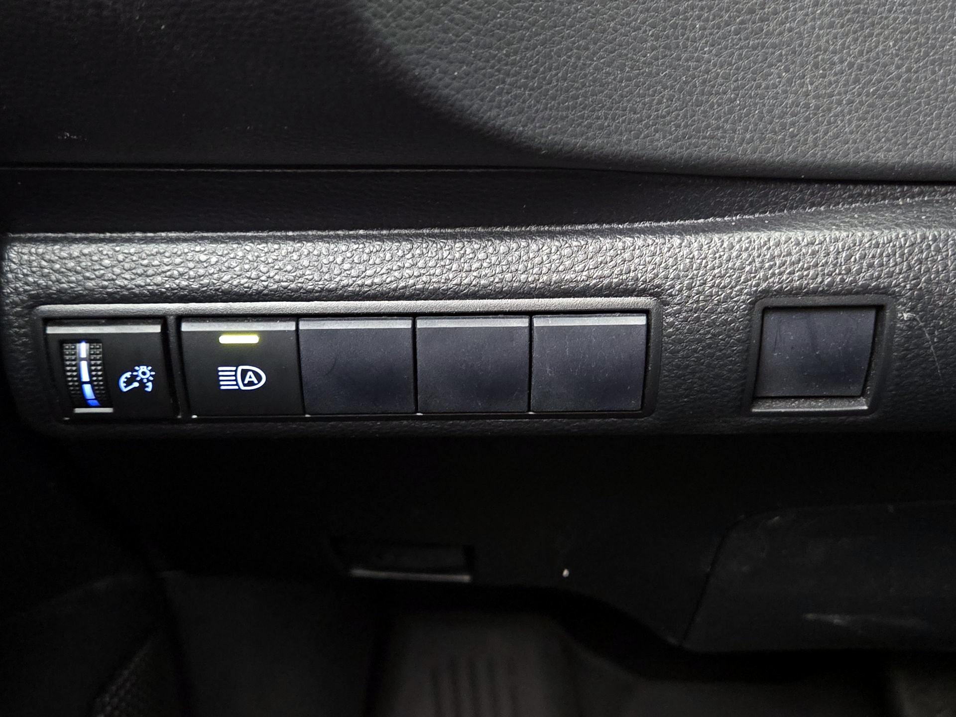 Thumbnail: 2020 Toyota Corolla - 13