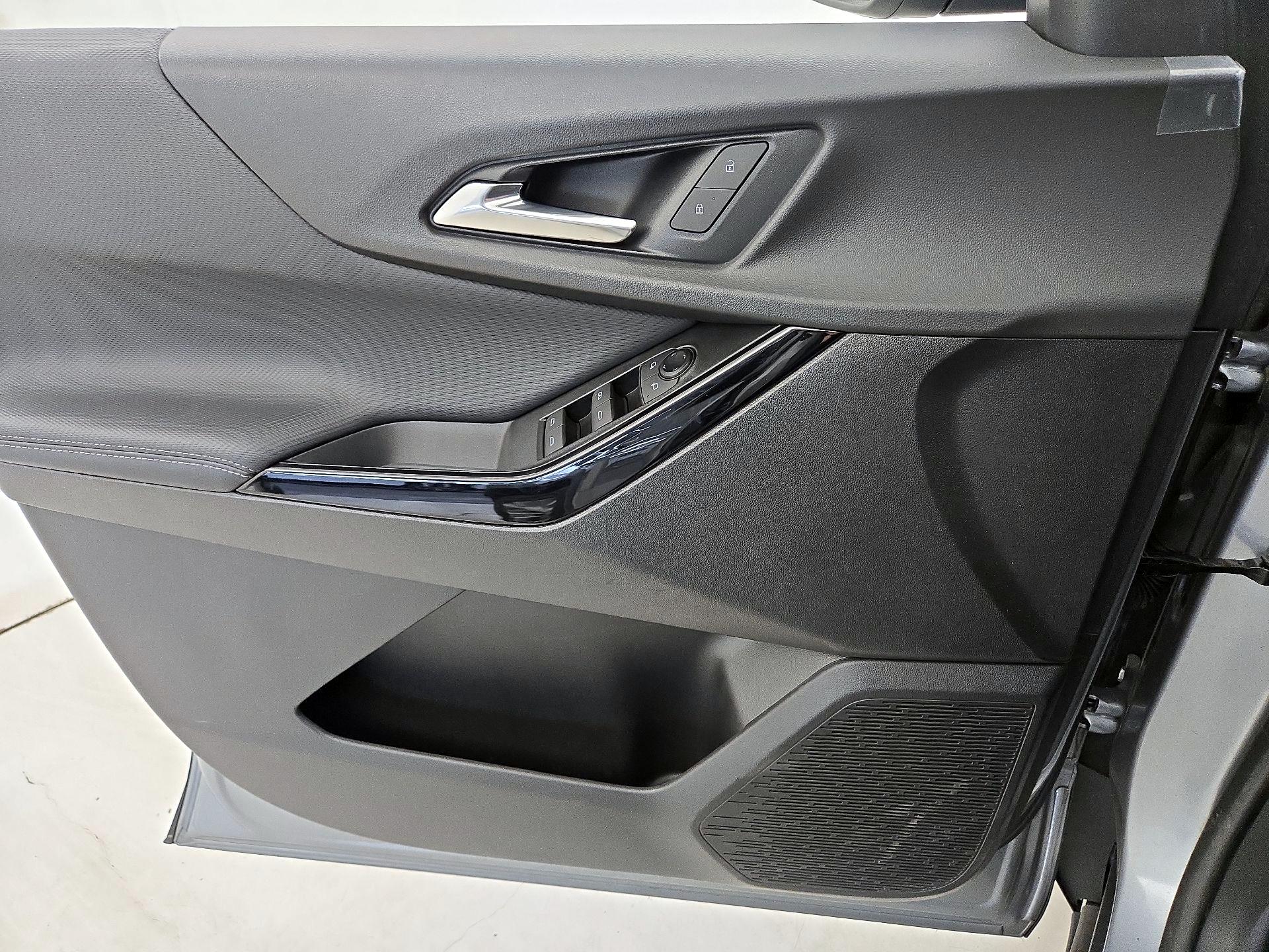 Thumbnail: 2025 Chevrolet Equinox - 12