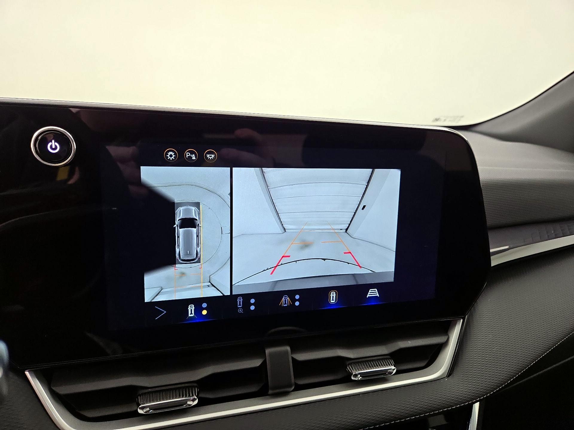 Thumbnail: 2025 Chevrolet Equinox - 15