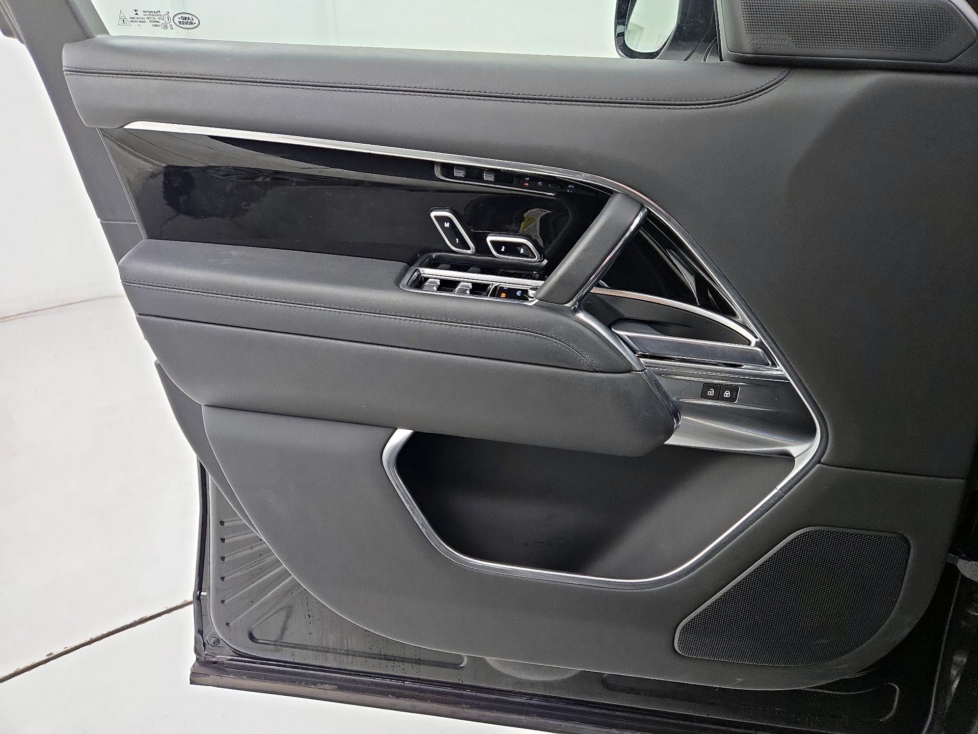 Thumbnail: 2023 Land Rover Range Rover - 12