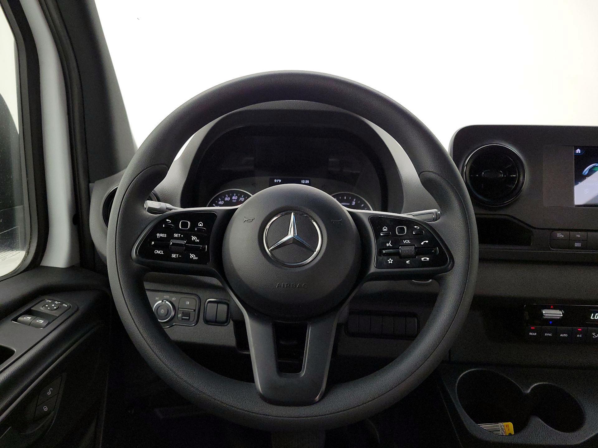 Thumbnail: 2023 Mercedes-Benz Sprinter - 10