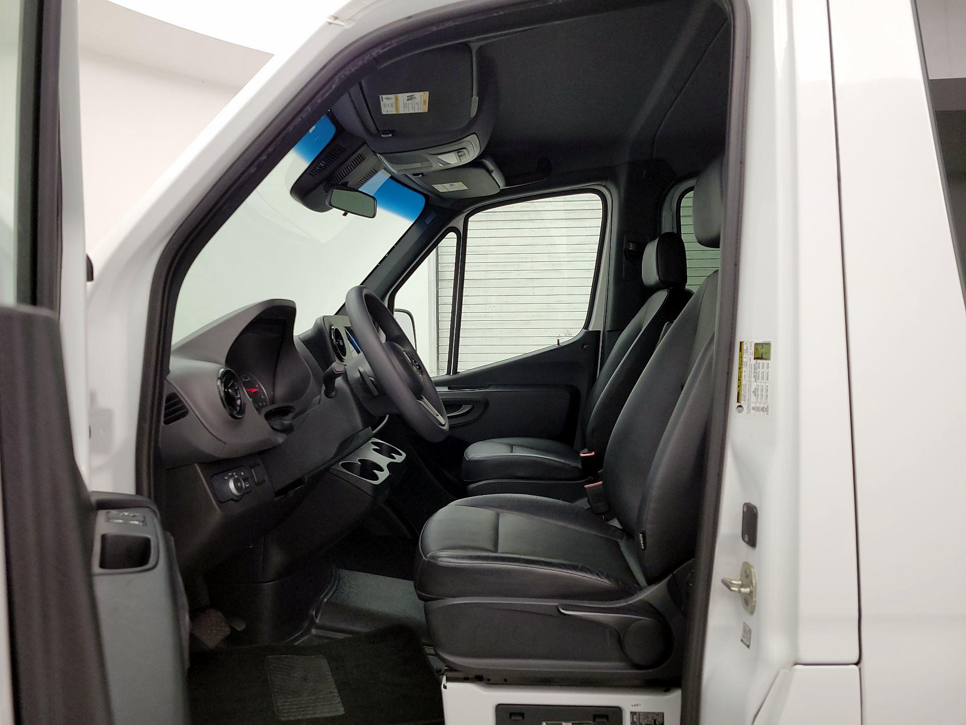Thumbnail: 2023 Mercedes-Benz Sprinter - 11