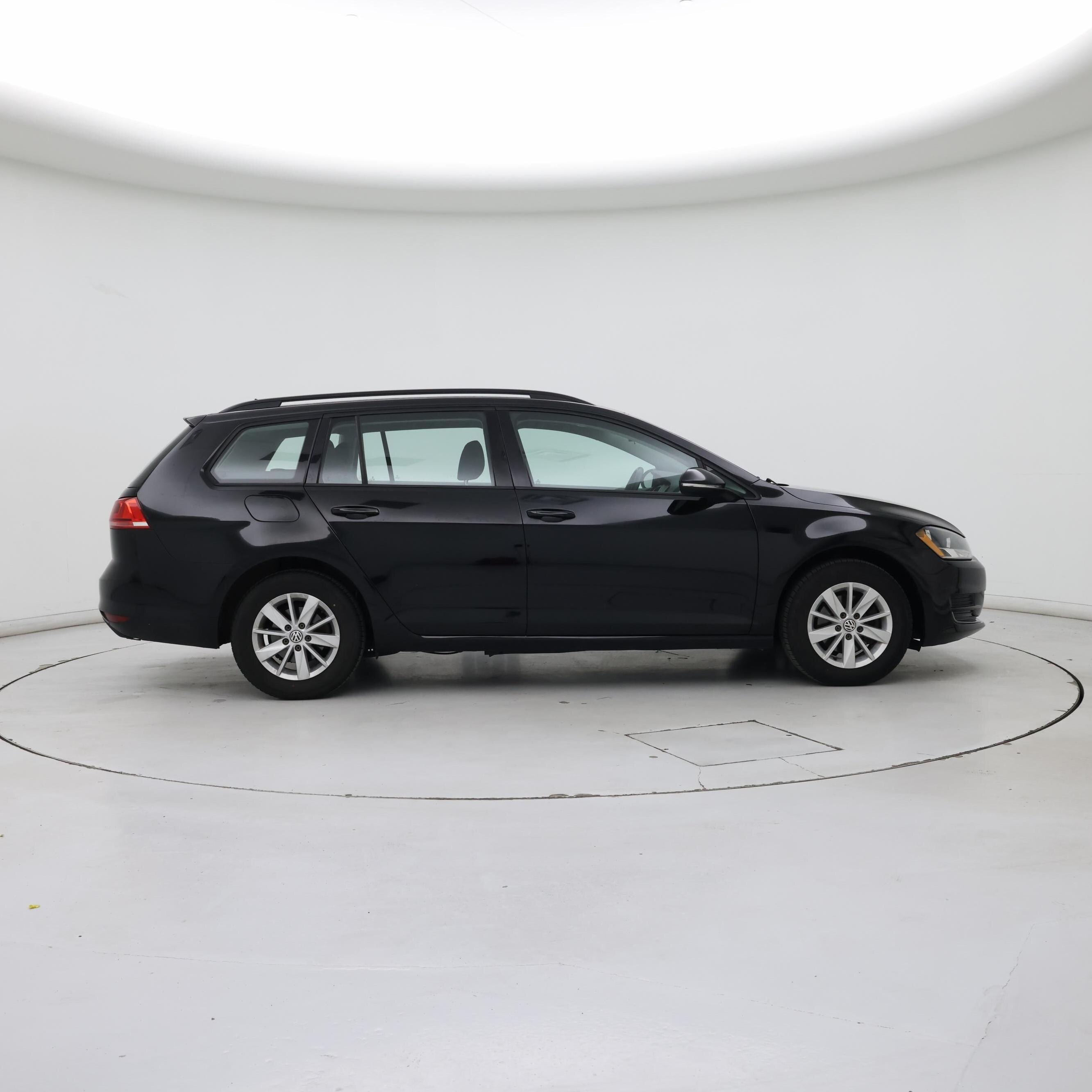 Thumbnail: 2016 Volkswagen Golf - 7