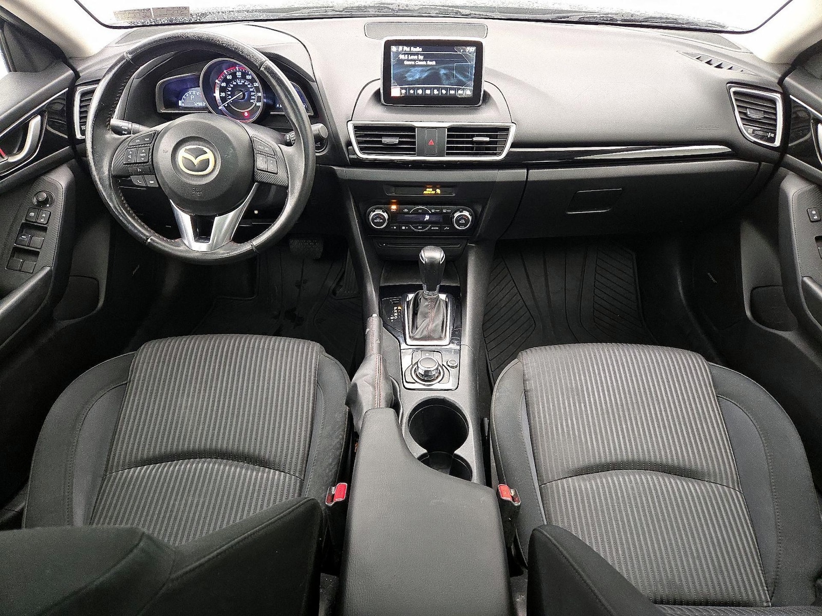 2016 Mazda MAZDA3 i Touring - Photo 10
