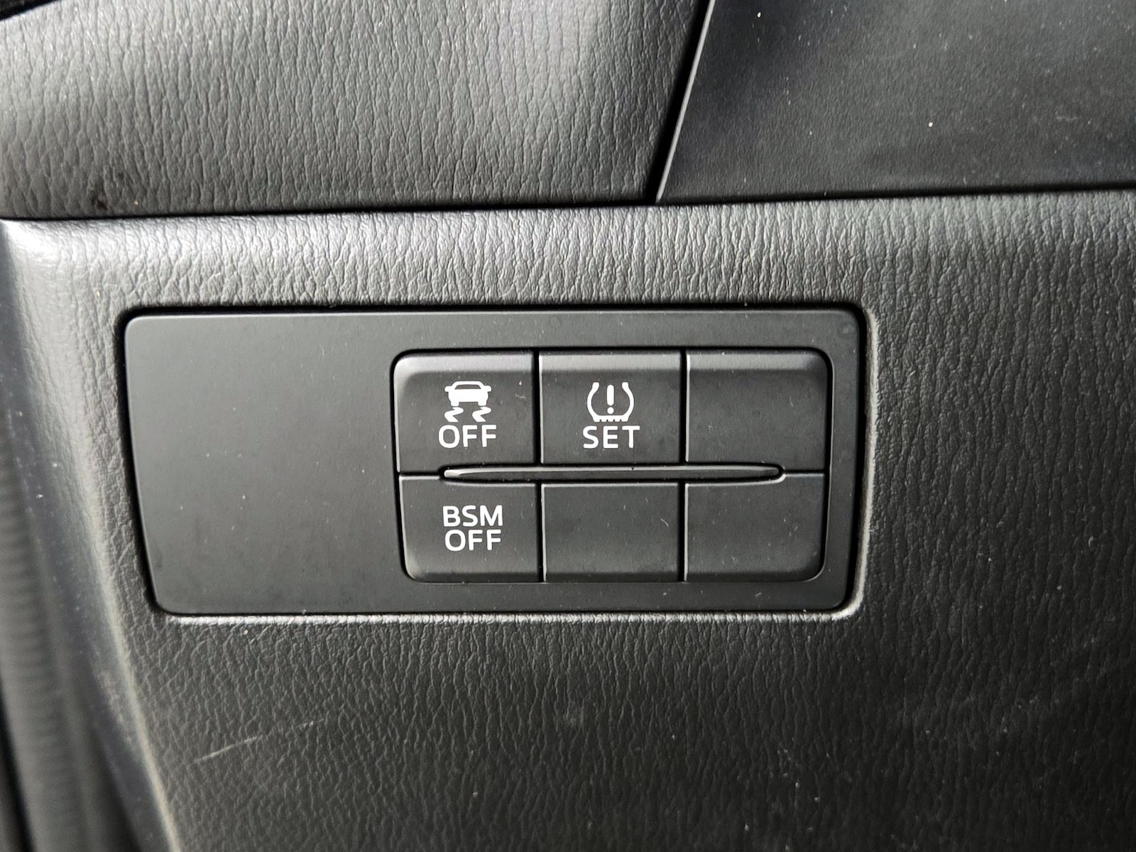 2016 Mazda MAZDA3 i Touring - Photo 14