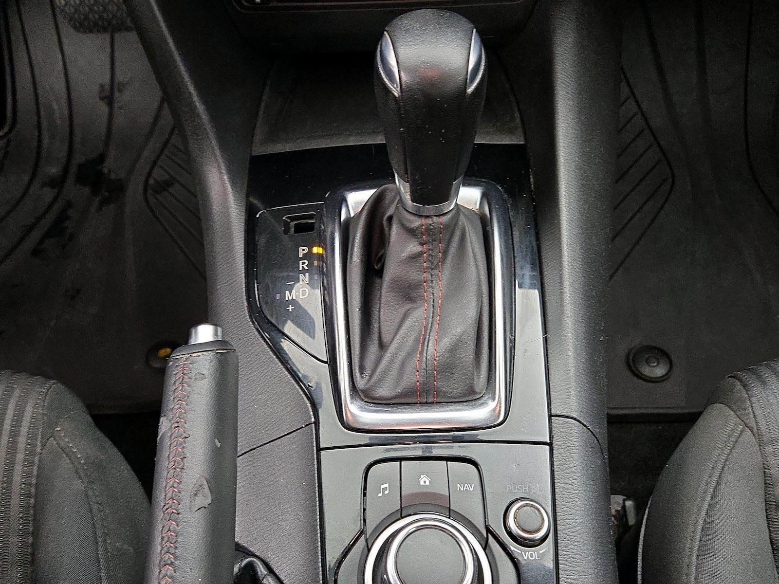 2016 Mazda MAZDA3 i Touring - Photo 18