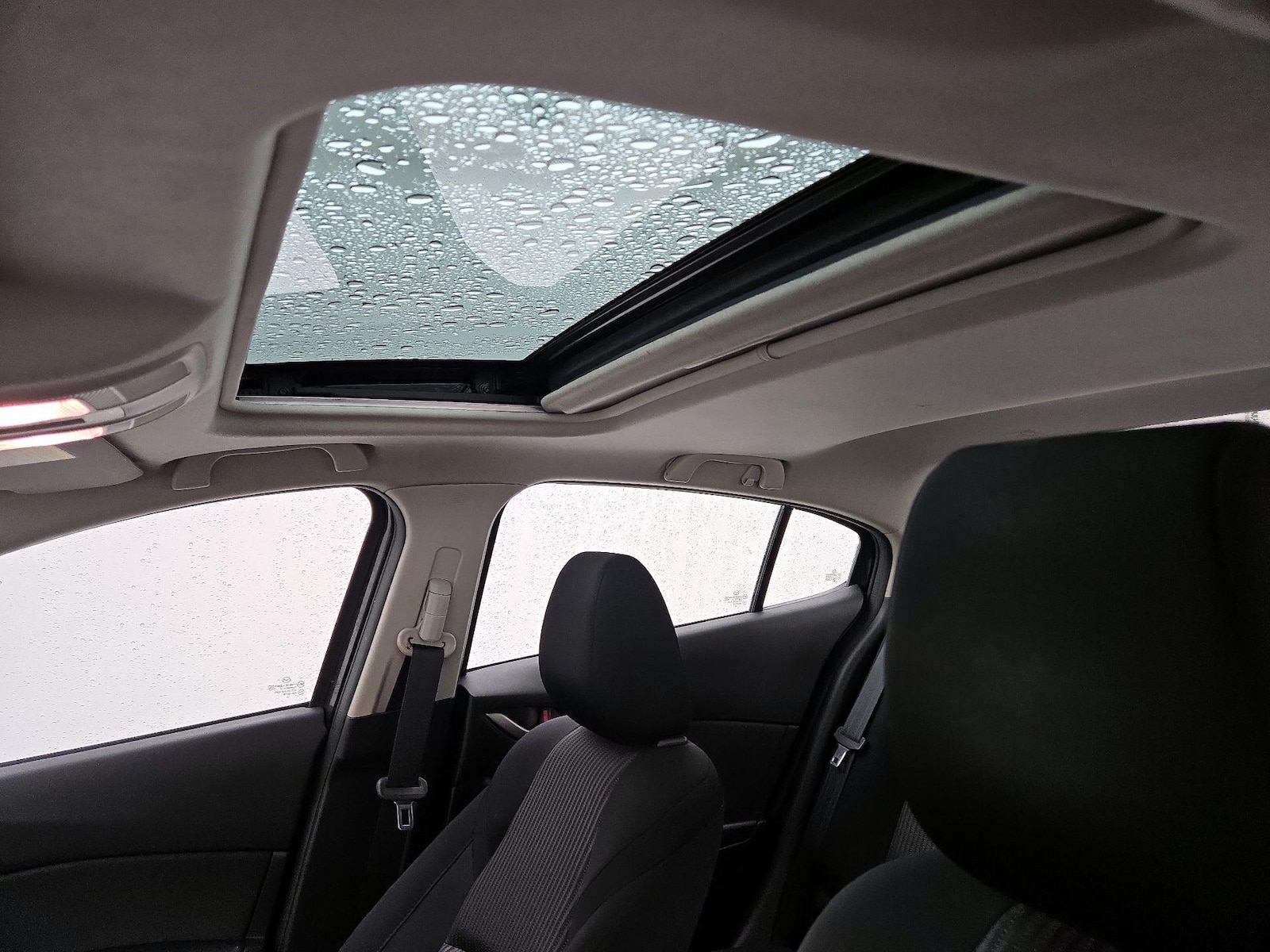 2016 Mazda MAZDA3 i Touring - Photo 19
